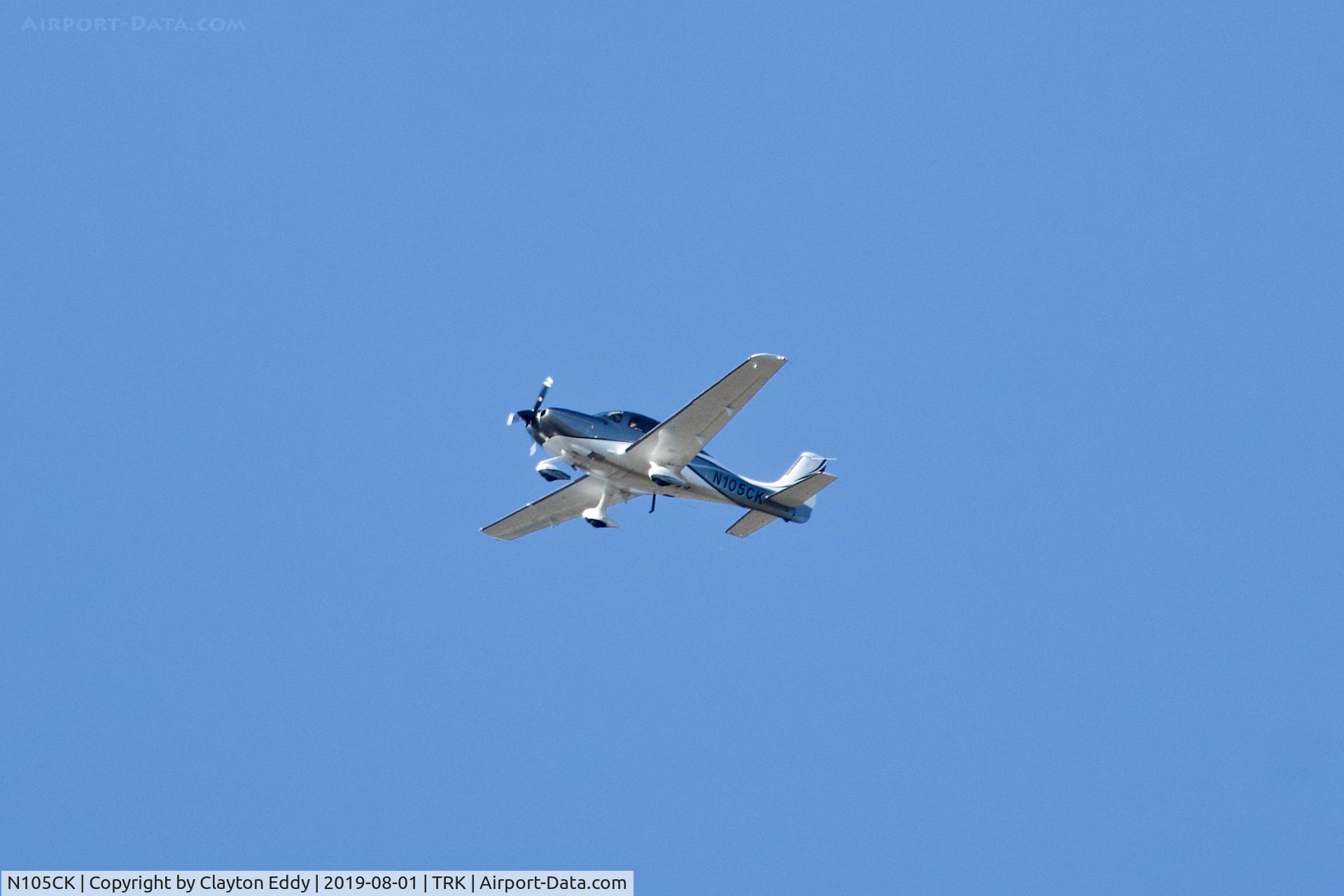 N105CK, 2016 Cirrus SR22 C/N 4399, Truckee Airport California 2019.