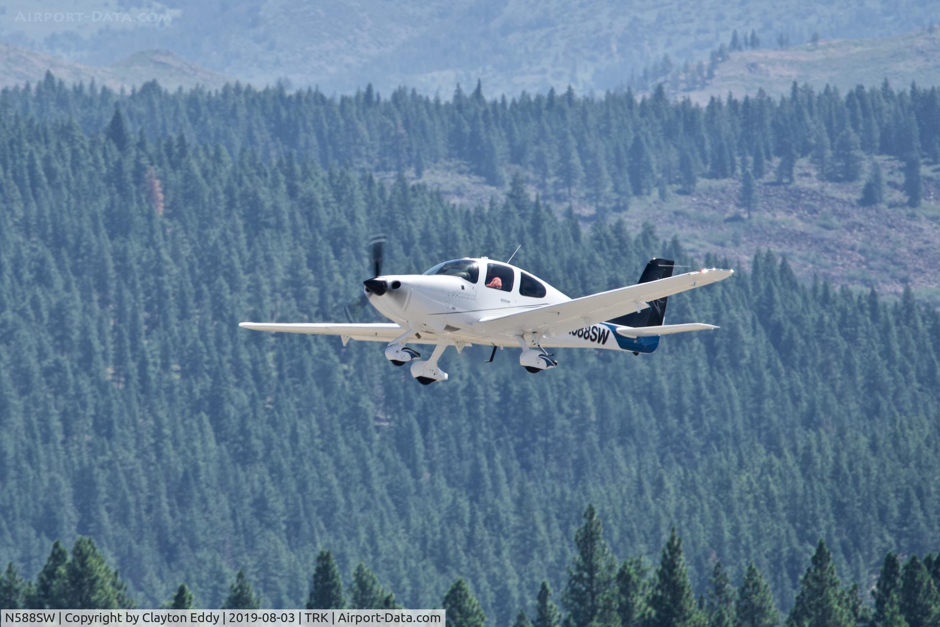 N588SW, 2018 Cirrus SR20 C/N 2449, Truckee Airport California 2019.