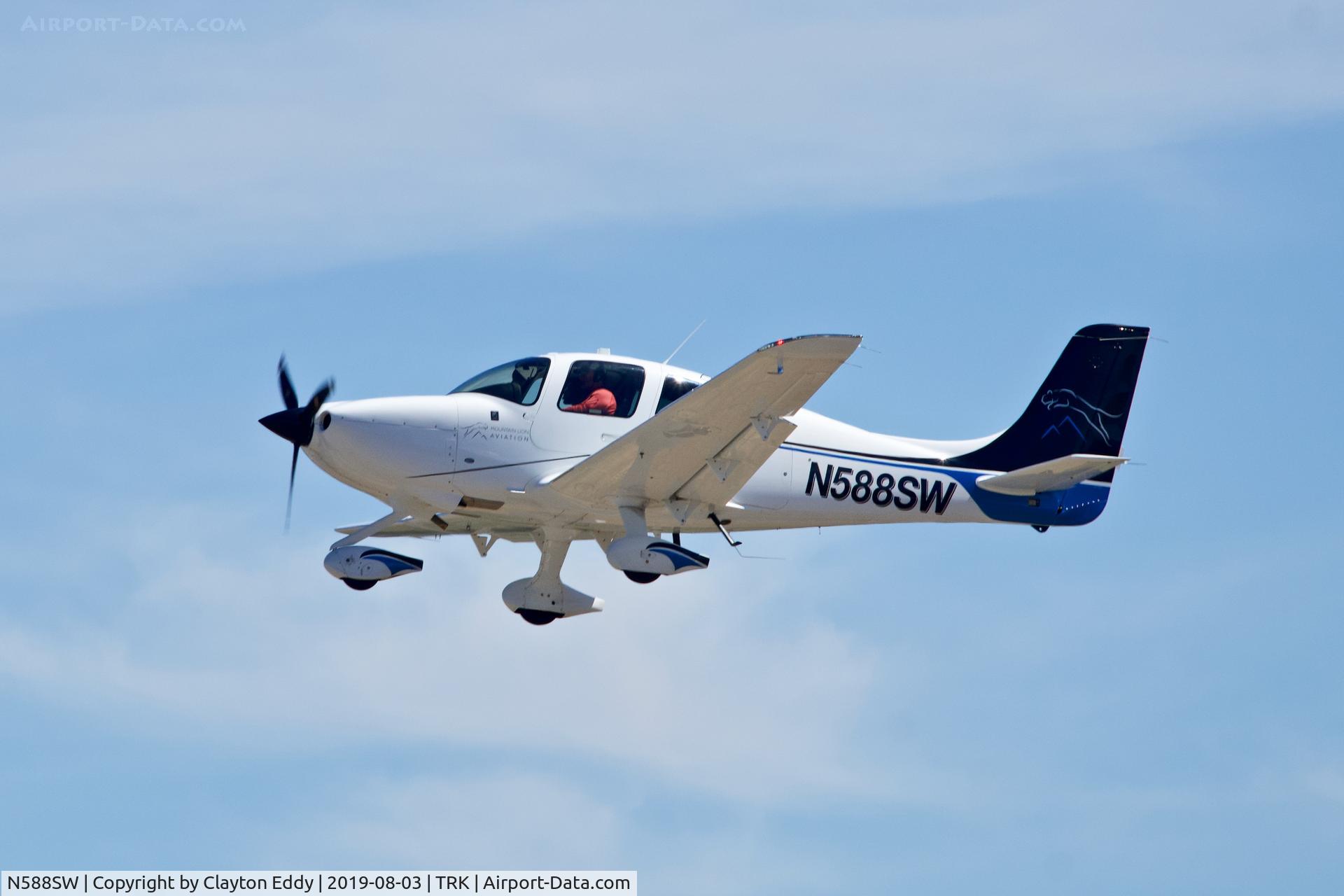 N588SW, 2018 Cirrus SR20 C/N 2449, Truckee Airport California 2019.