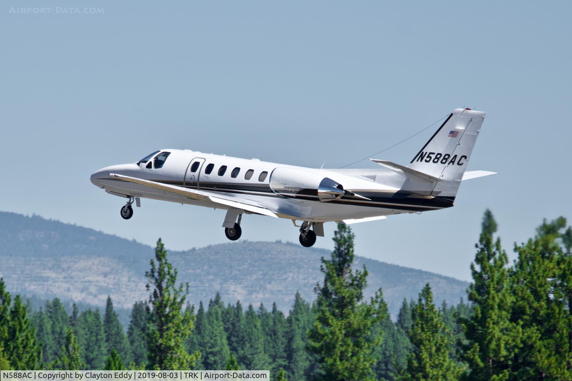 N588AC, 2000 Cessna 550 C/N 550-0912, Truckee Airport California 2019.