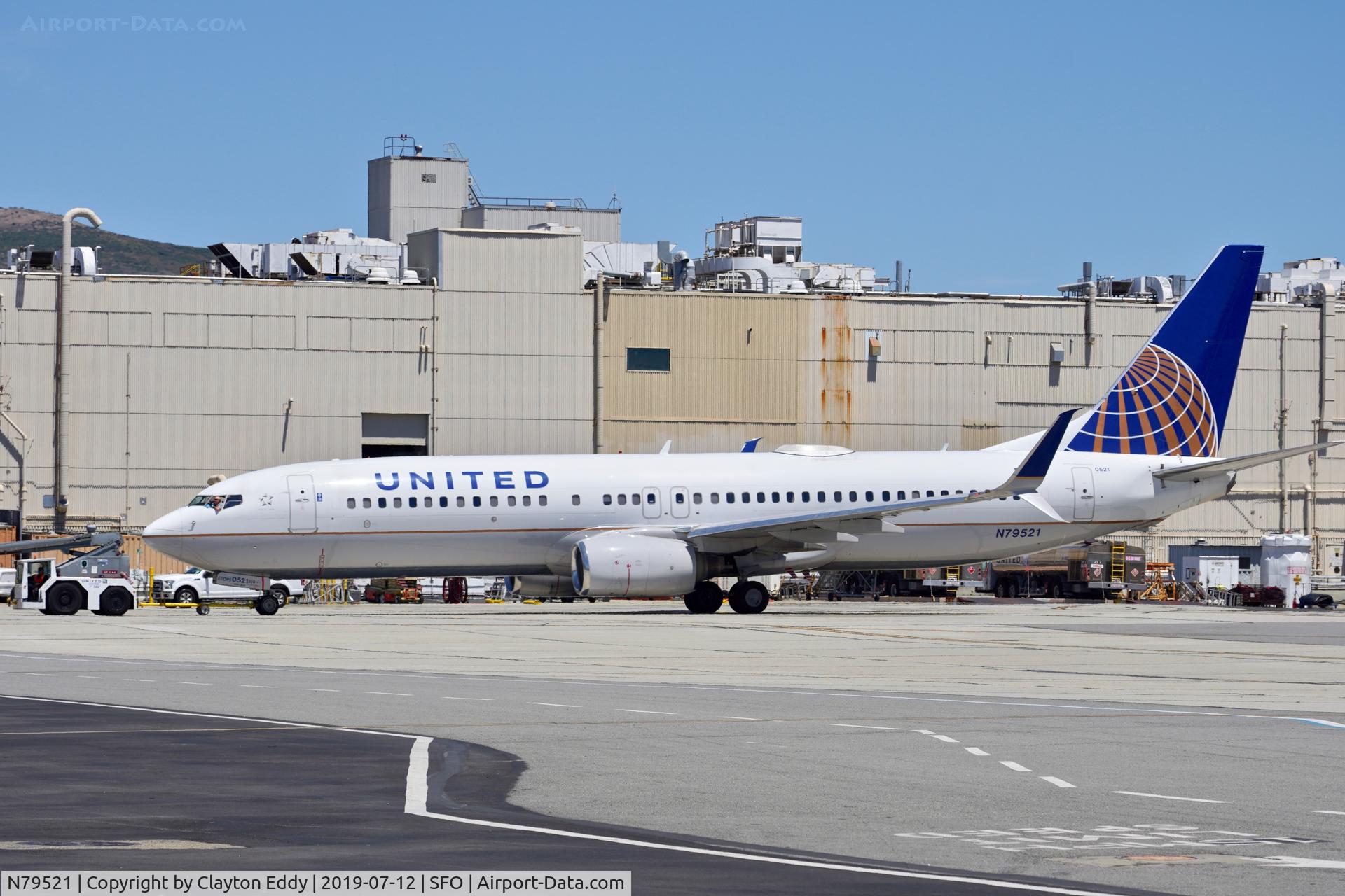 N79521, 2010 Boeing 737-824 C/N 31662, SFO 2019.