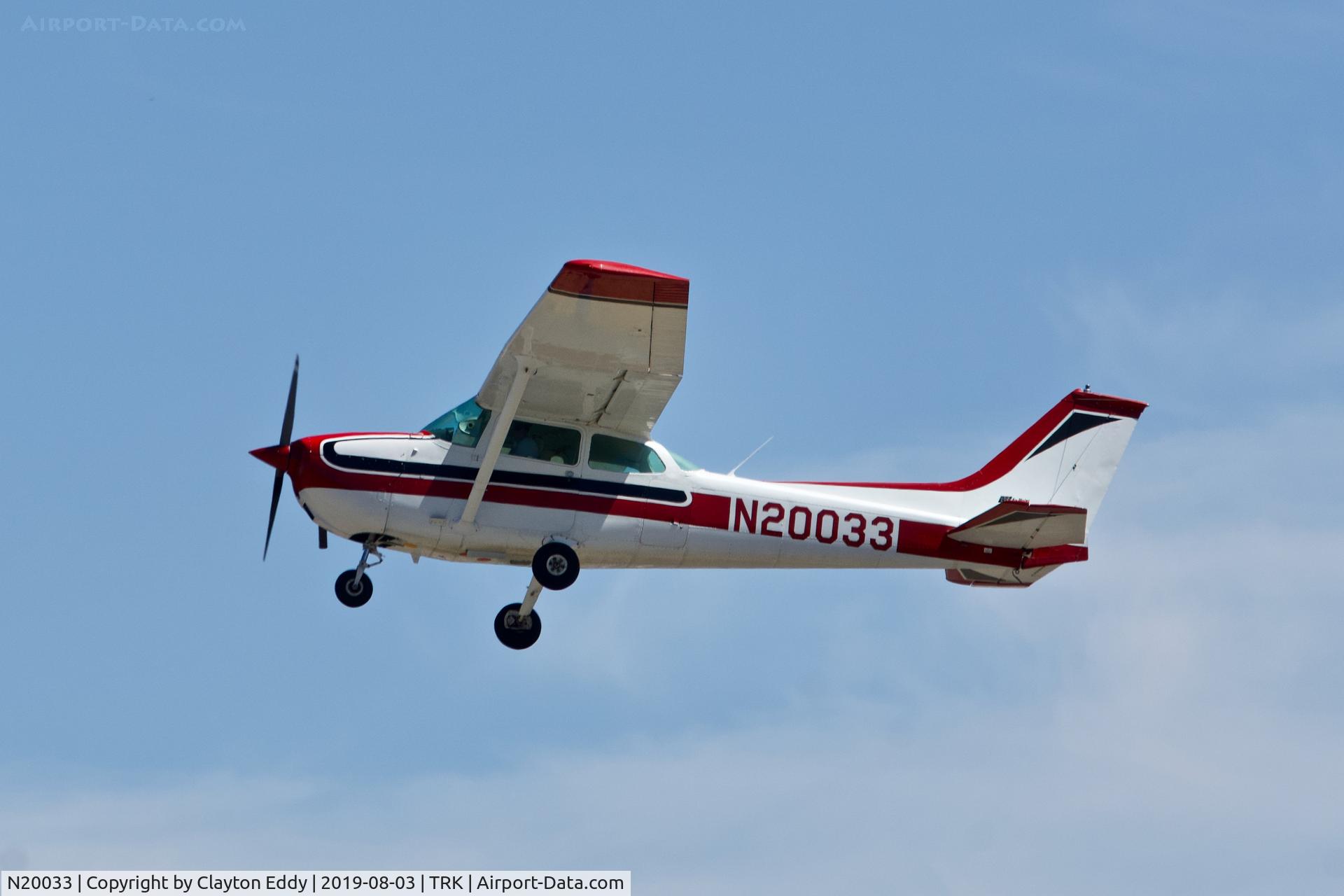 N20033, 1972 Cessna 172M C/N 17260948, Truckee Airport California 2019.