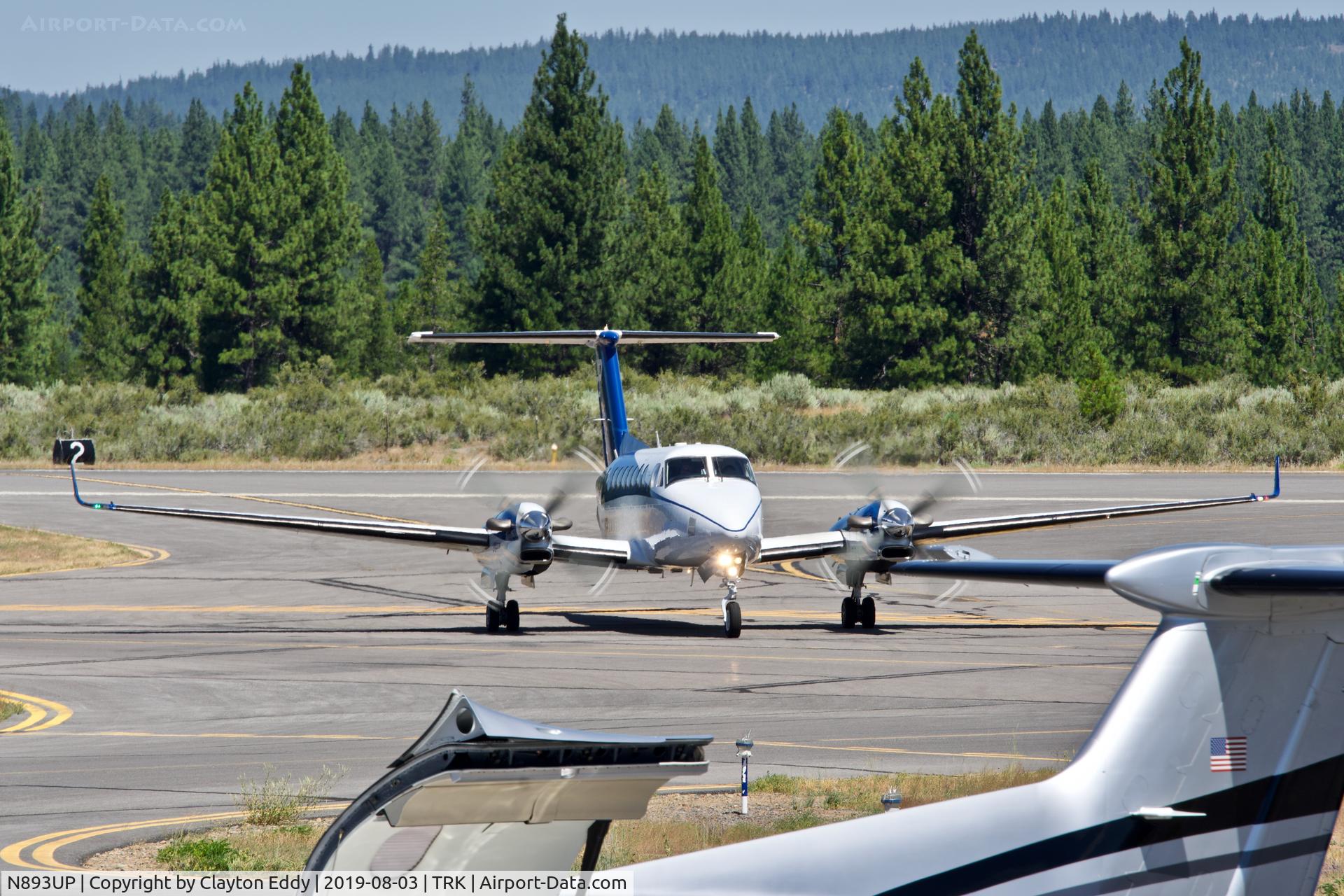 N893UP, 2018 Beechcraft B300 King Air 350i C/N FL-1138, Truckee Airport California 2019.