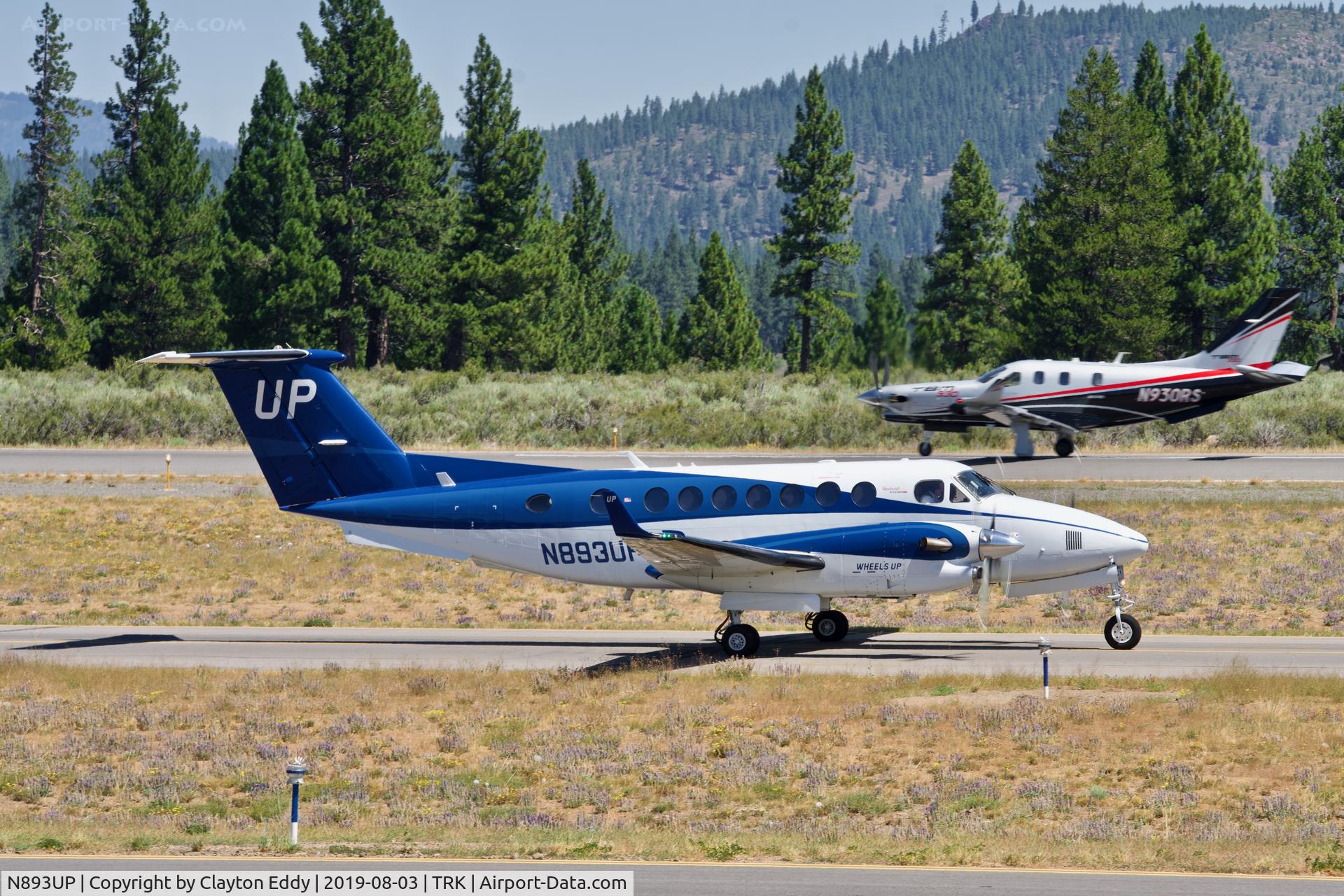 N893UP, 2018 Beechcraft B300 King Air 350i C/N FL-1138, Truckee Airport California 2019.