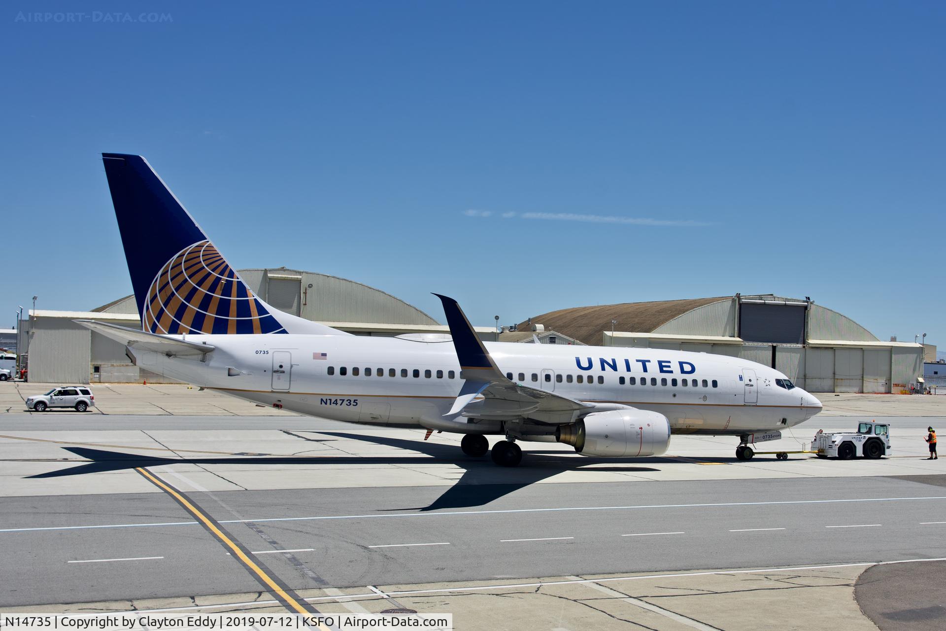 N14735, 1999 Boeing 737-724 C/N 28950, SFO 2019.
