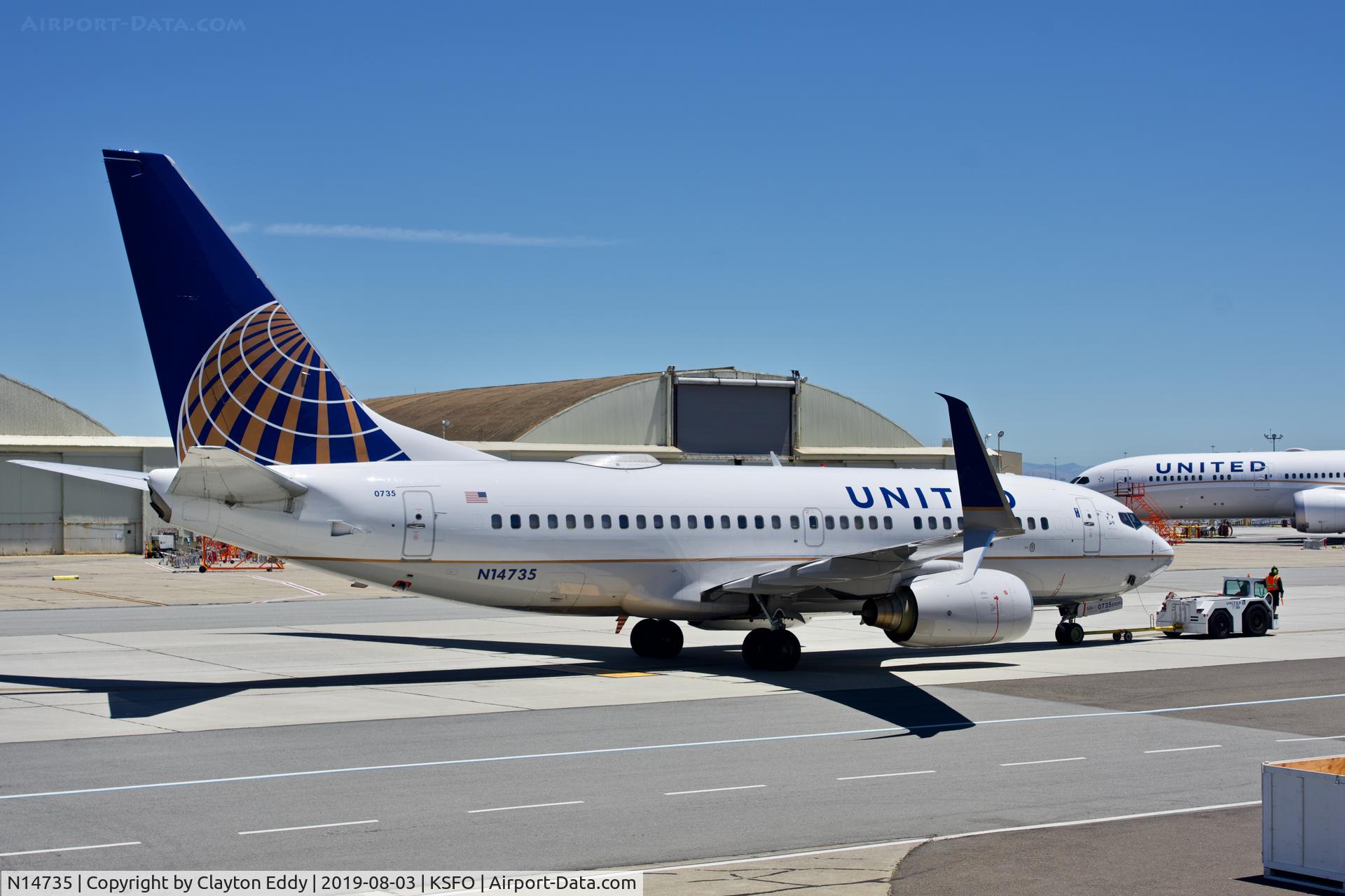 N14735, 1999 Boeing 737-724 C/N 28950, SFO 2019.