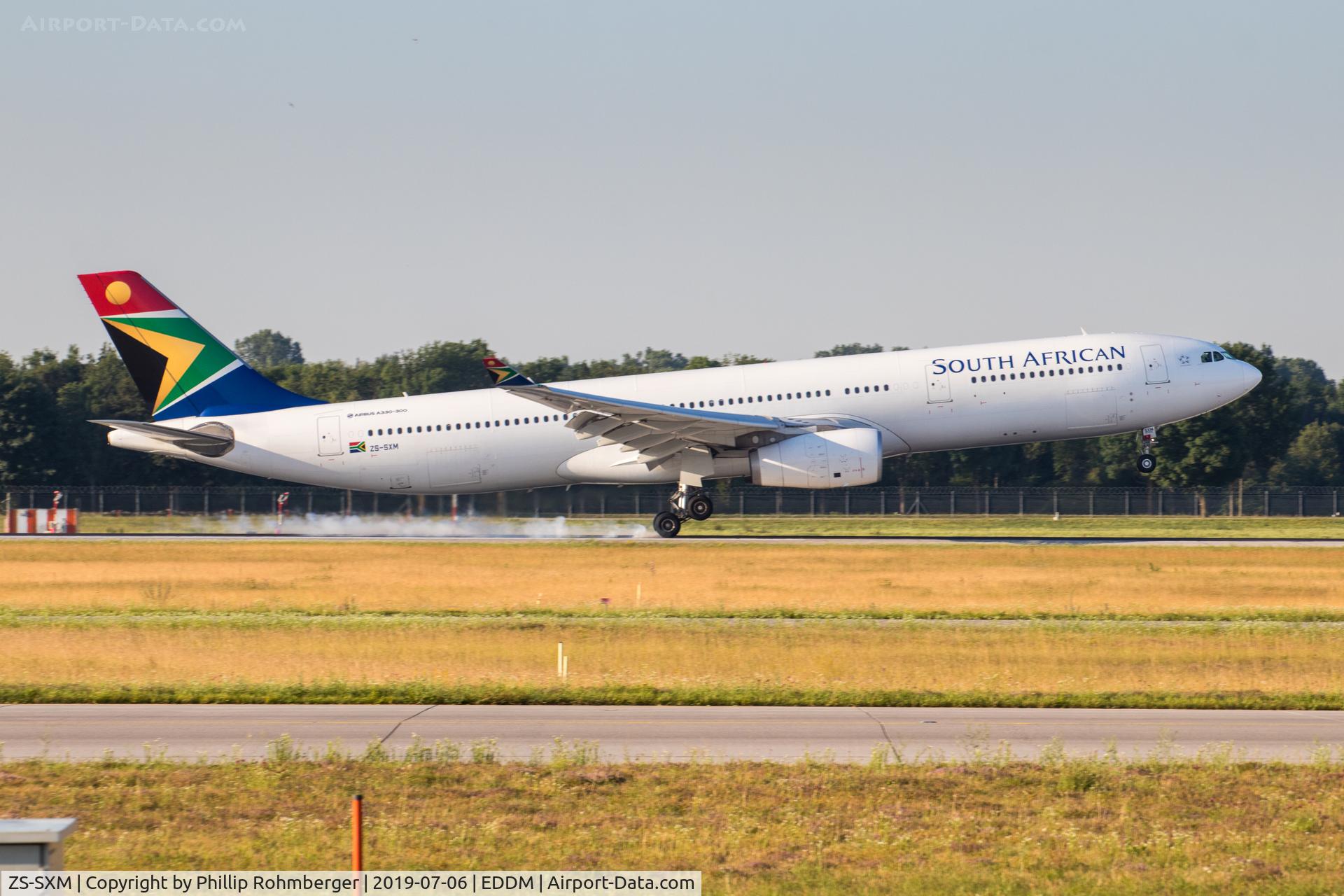 ZS-SXM, 2017 Airbus A330-343 C/N 1792, ZS-SXM touching down at EDDM