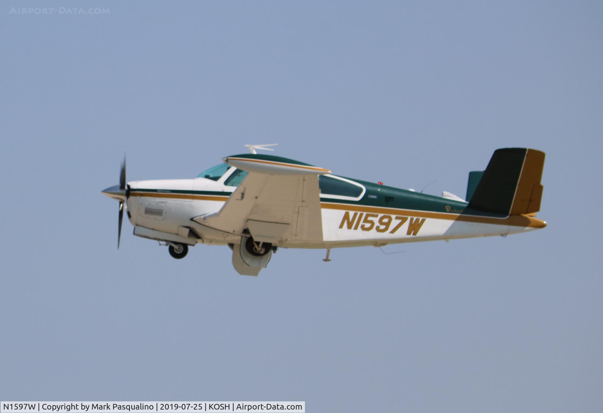 N1597W, 1972 Beech V35B Bonanza C/N D-9359, Beech V35B