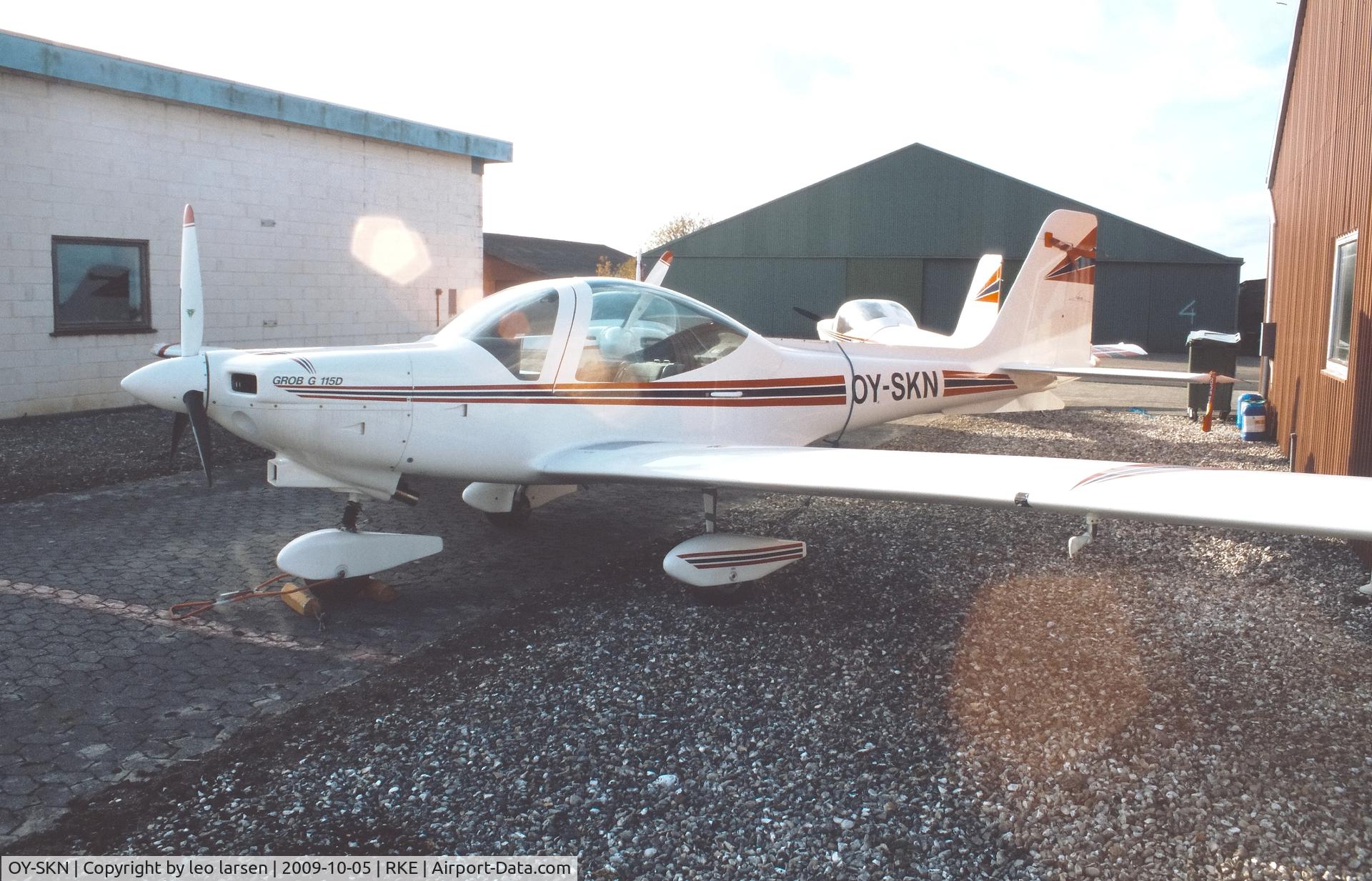 OY-SKN, 1995 Grob G 115D C/N 82052, Roskilde 5.10.2009