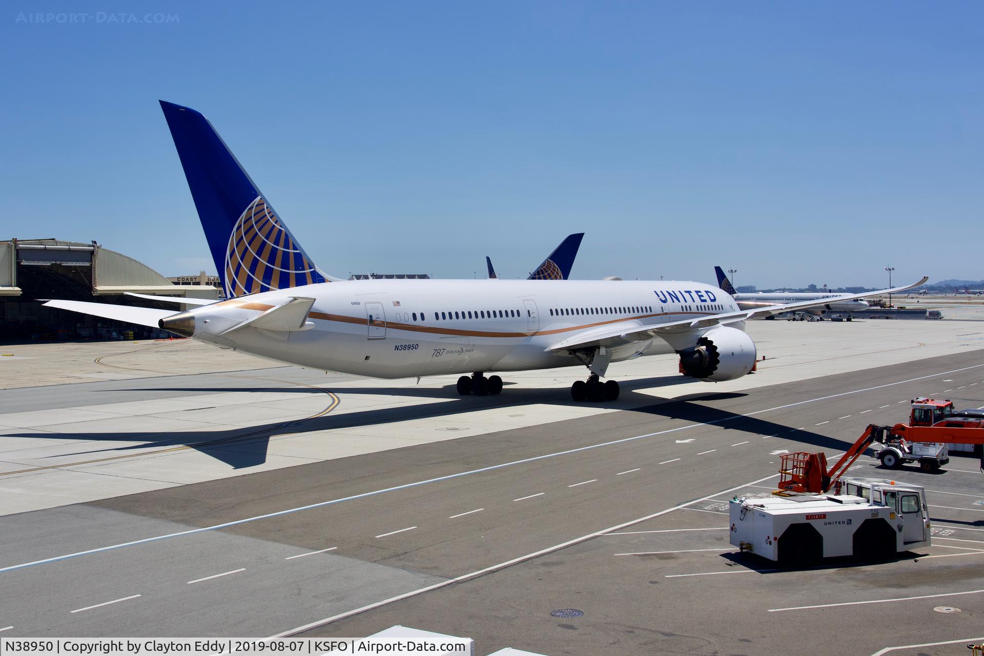 N38950, 2014 Boeing 787-9 Dreamliner Dreamliner C/N 36401, SFO 2019.