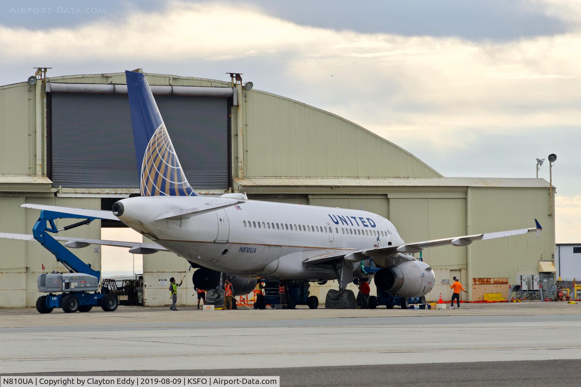 N810UA, 1998 Airbus A319-131 C/N 843, SFO 2019.