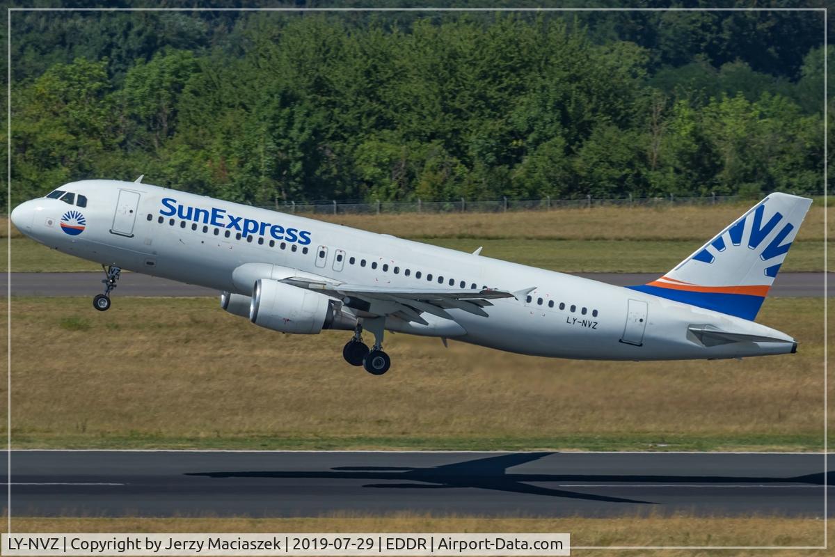 LY-NVZ, 1998 Airbus A320-214 C/N 921, Airbus A320-214