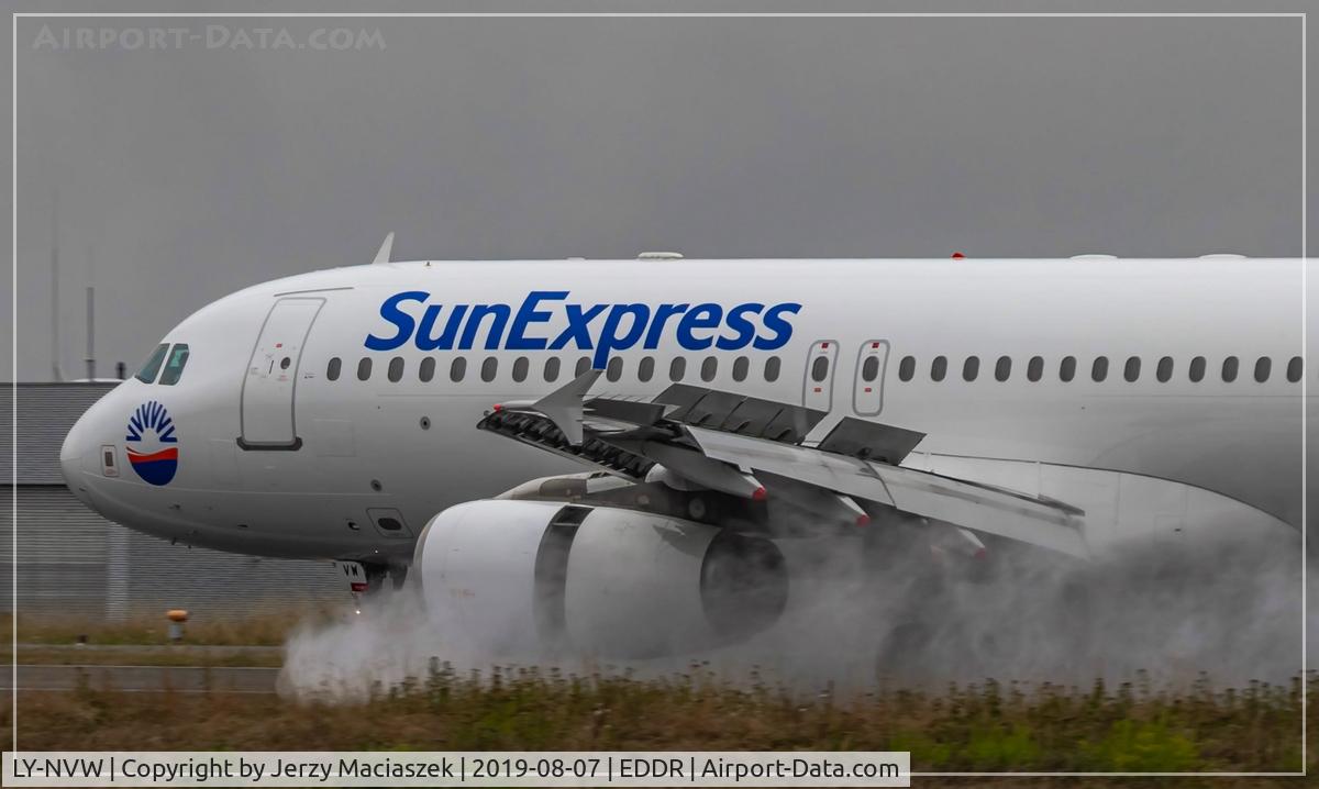 LY-NVW, 2004 Airbus A320-232 C/N 2173, Airbus A320-232