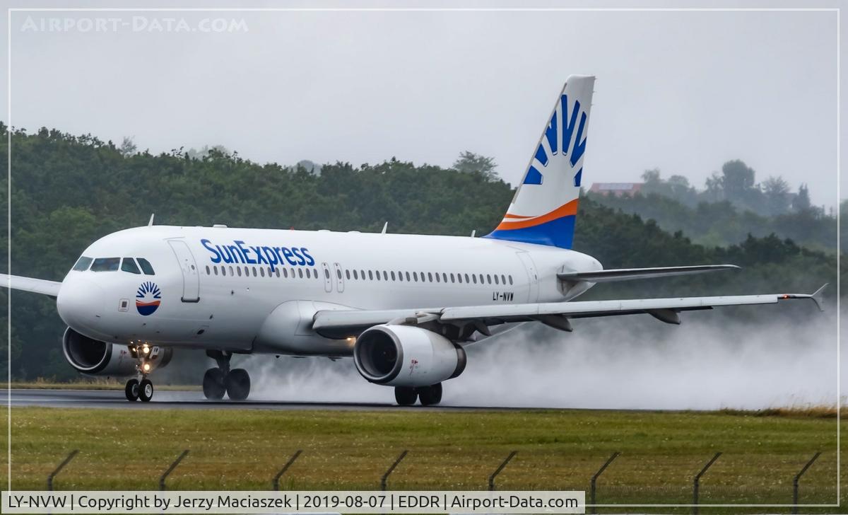 LY-NVW, 2004 Airbus A320-232 C/N 2173, Airbus A320-232