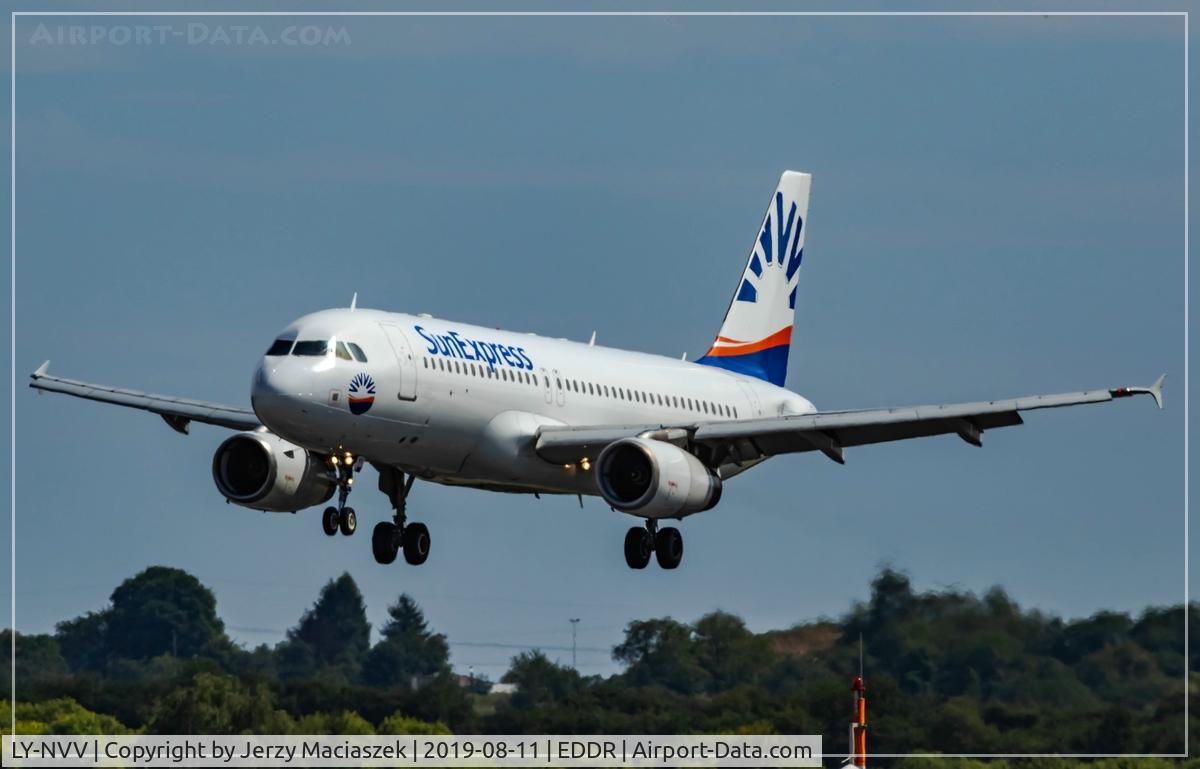LY-NVV, 2003 Airbus A320-232 C/N 2085, Airbus A320-232