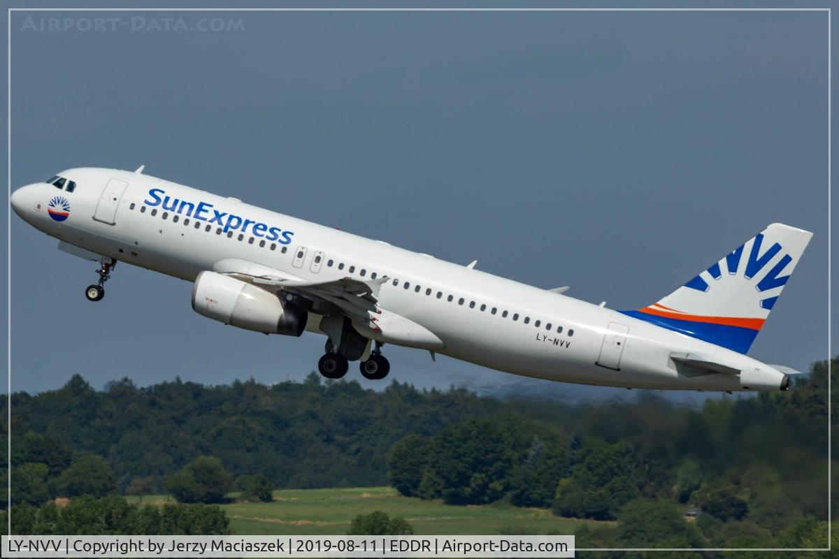LY-NVV, 2003 Airbus A320-232 C/N 2085, Airbus A320-232