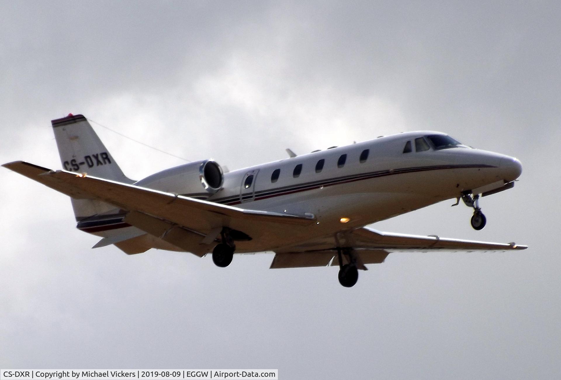 CS-DXR, 2007 Cessna 560 Citation Excel C/N 560-5748, Landing runway 26 at LTN
