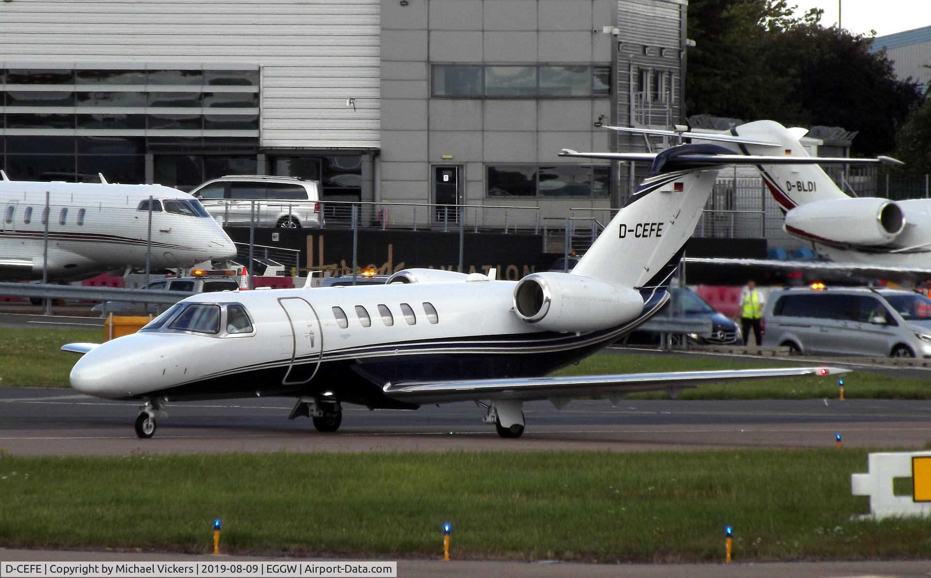 D-CEFE, 2014 Cessna 525C CitationJet CJ4 C/N 525C-0177, Taxying for runway 26 Departure at LTN