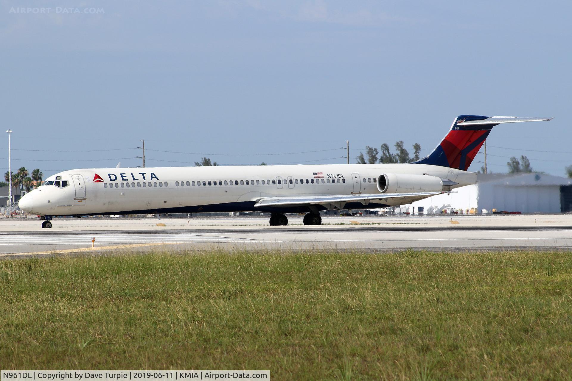 N961DL, 1990 McDonnell Douglas MD-88 C/N 49980, No comment.