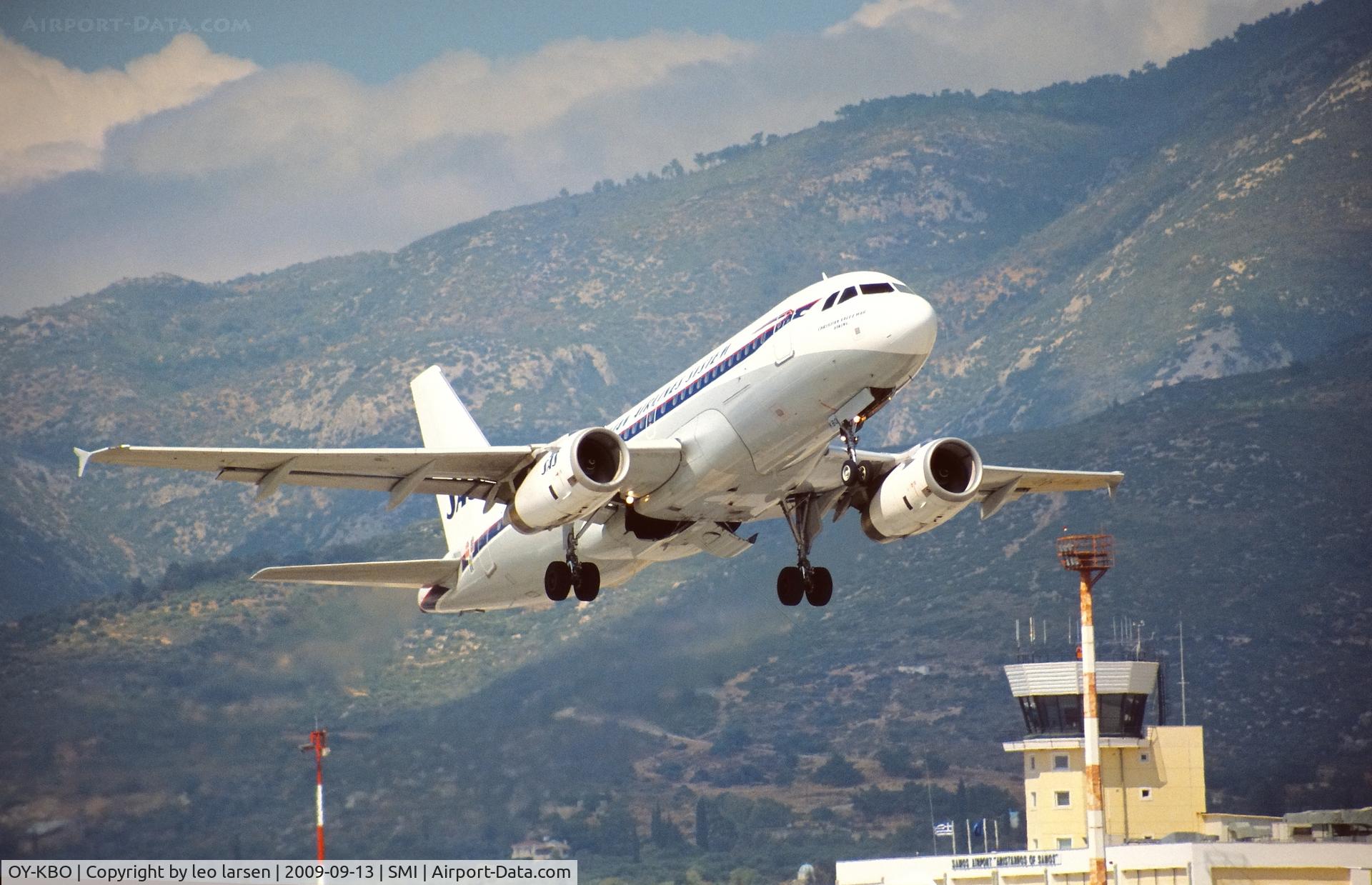 OY-KBO, 2006 Airbus A319-131 C/N 2850, Samos 13.9.2009 with SAS A319-132 OY-KBOon take off