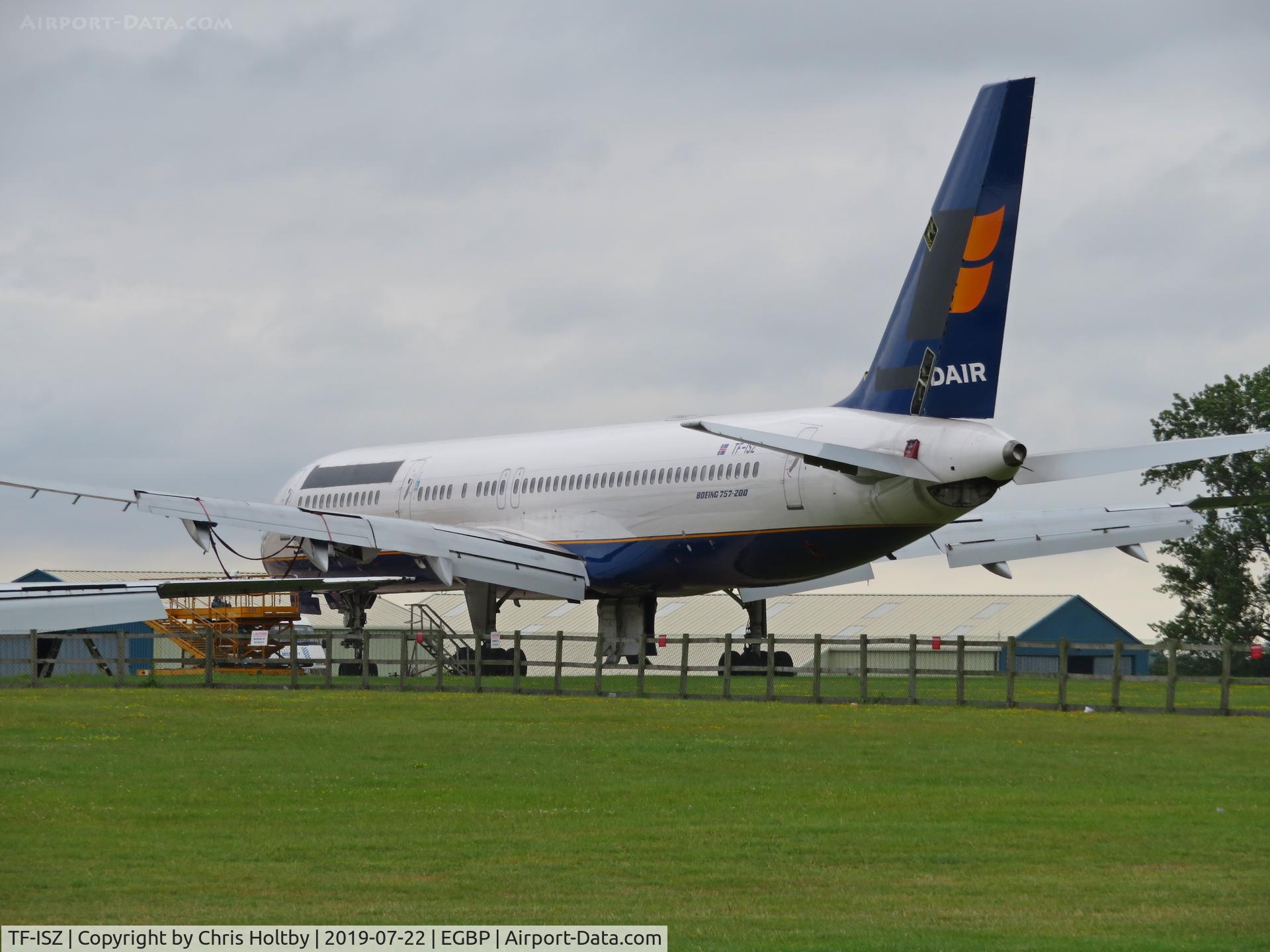 TF-ISZ, 1991 Boeing 757-223 C/N 24600, Ex-Icelandair 757 sadly now in the graveyard at Kemble being scrapped for parts.
