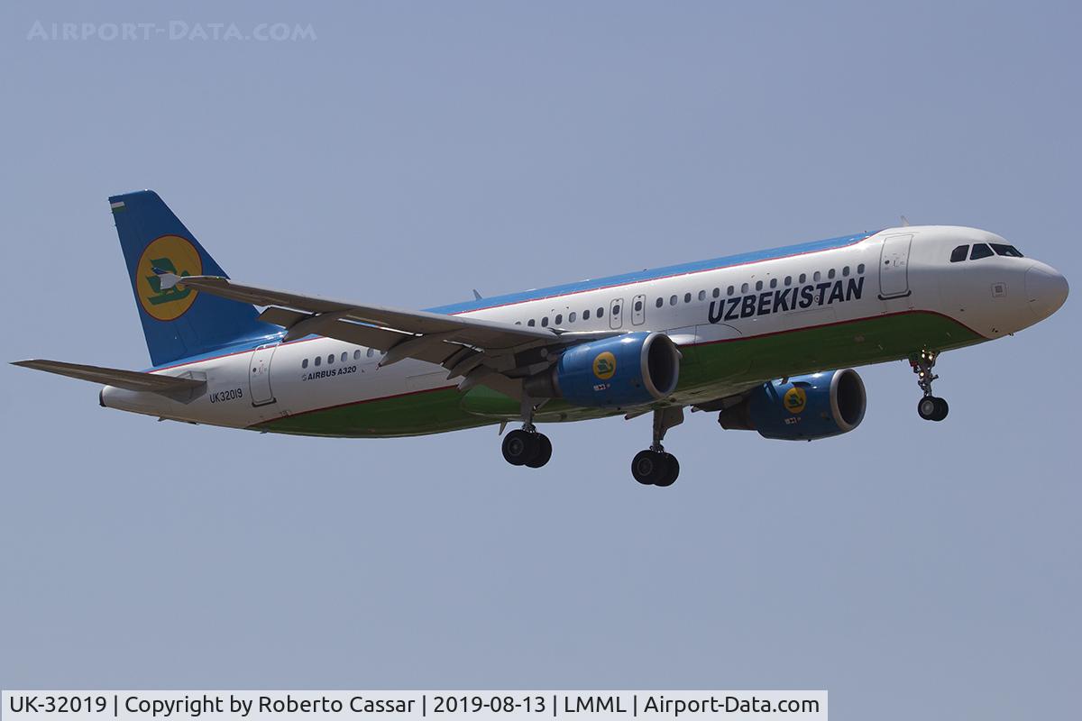 UK-32019, 2011 Airbus A320-214 C/N 4770, Runway 05