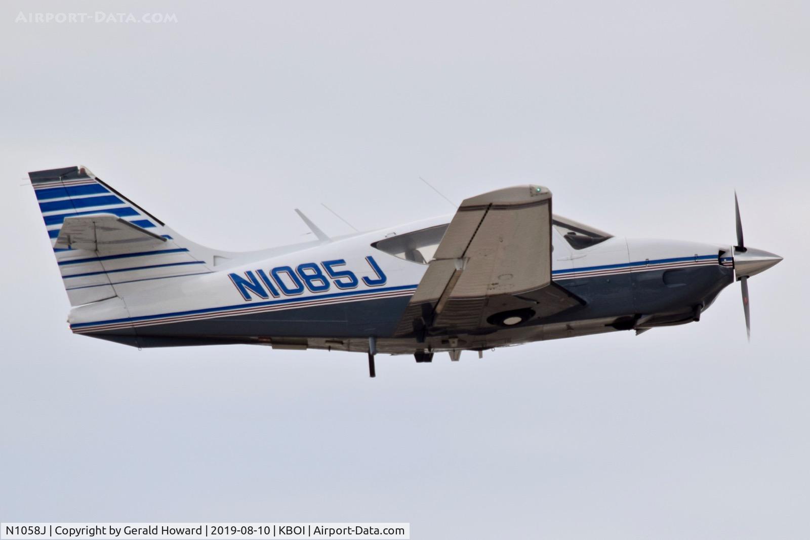 N1058J, 1973 Aero Commander 112 C/N 58, Departing BOI.