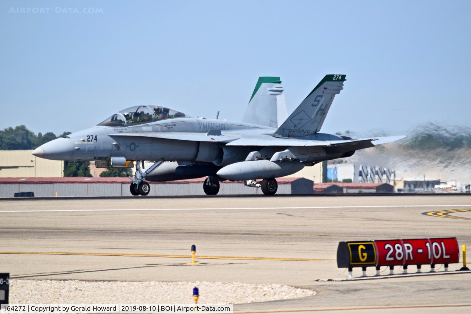 164272, 1991 McDonnell Douglas F/A-18D Hornet C/N 1035/D080, Take off run on RWY 10L. VMFAT-101 