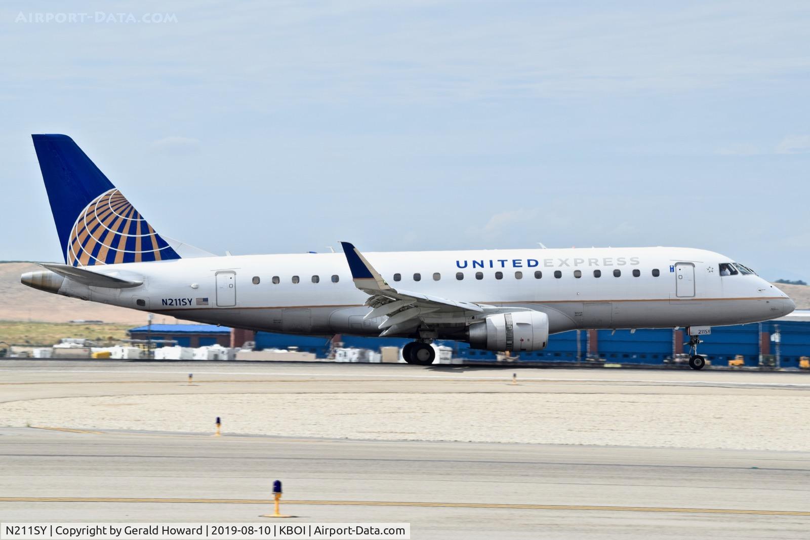 N211SY, 2017 Embraer 175LR (ERJ-170-200LR) C/N 17000646, Landing roll out on RWY 28R.