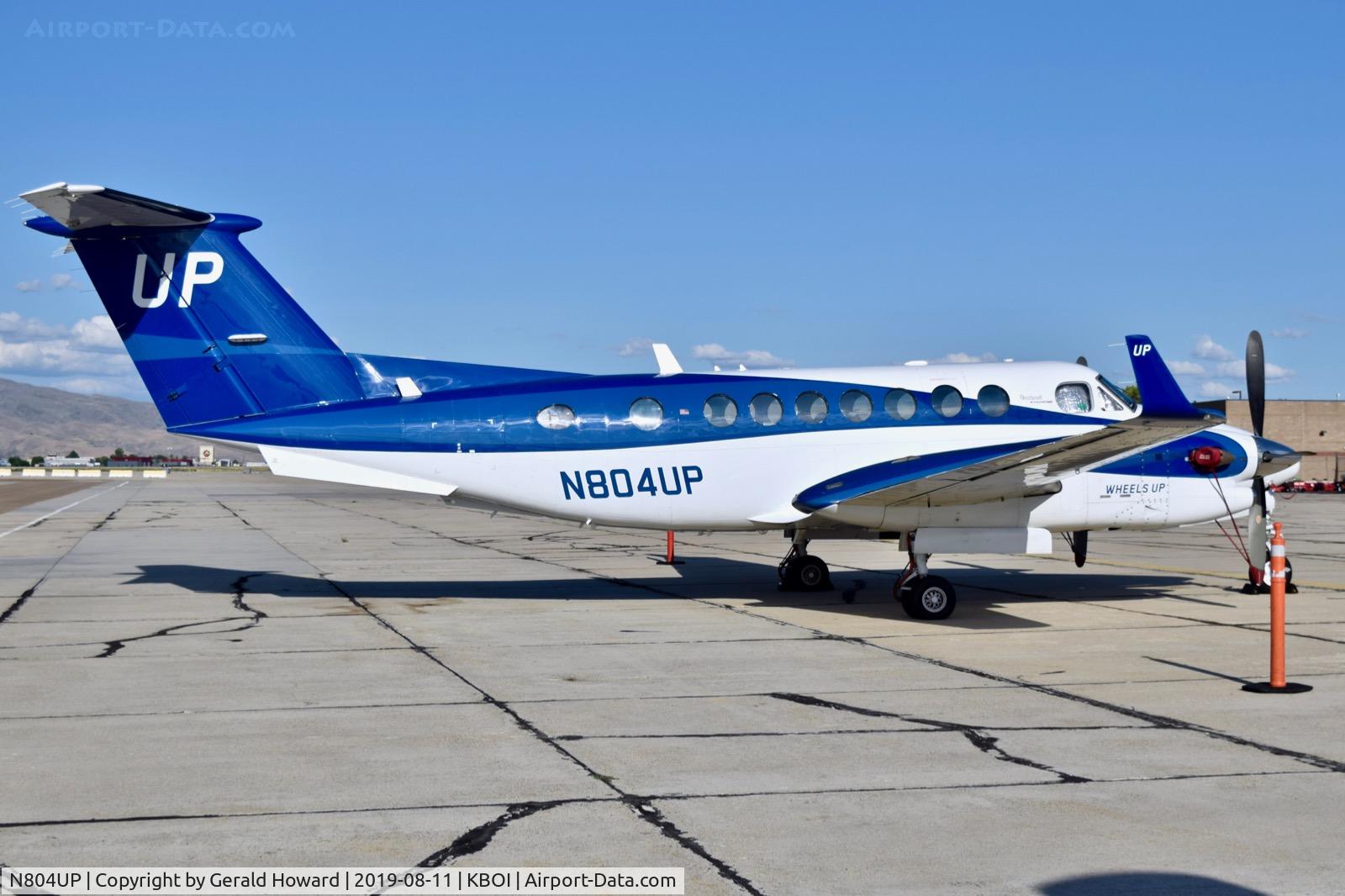 N804UP, 2013 Beechcraft B350i Super King Air C/N FL-886, Parked on the south GA ramp.