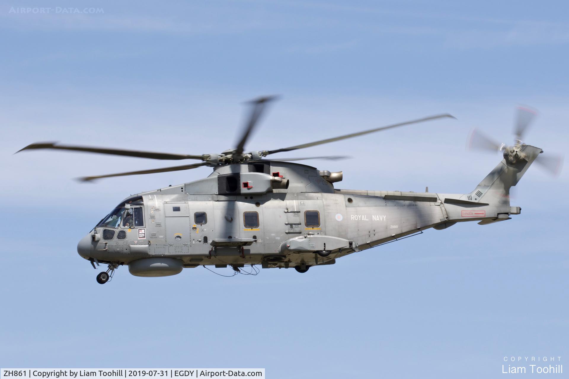 ZH861, AgustaWestland EH-101 Merlin HM.1 C/N 50168/RN41, ZH861 departing RNAS Yeovilton