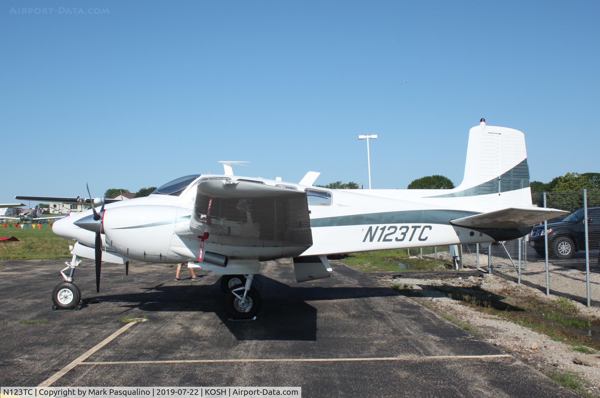 N123TC, 1963 Beech D50E Twin Bonanza C/N DH-339, Beech D50E