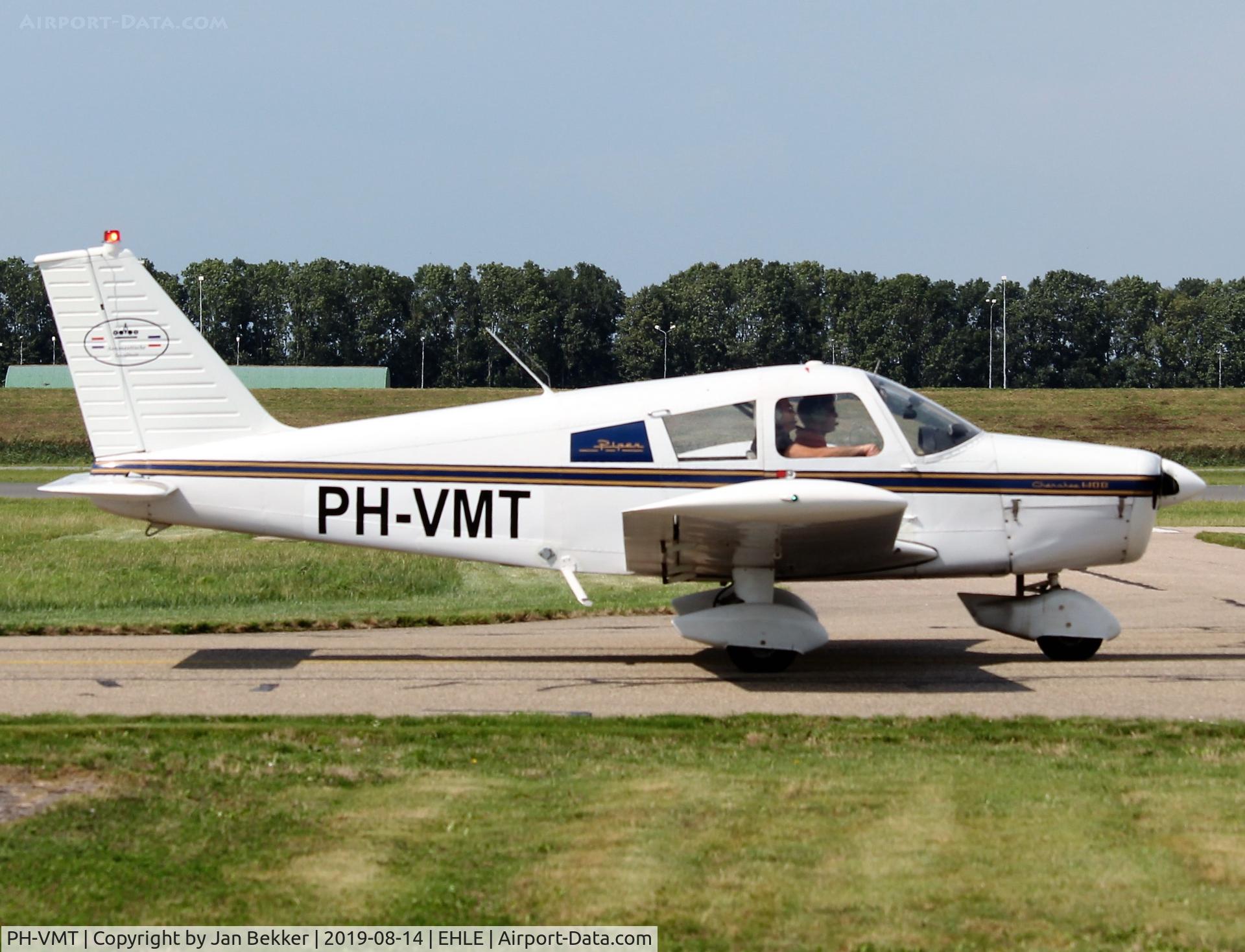 PH-VMT, 1968 Piper PA-28-140 Cherokee B C/N 28-25338, Lelystad Airport