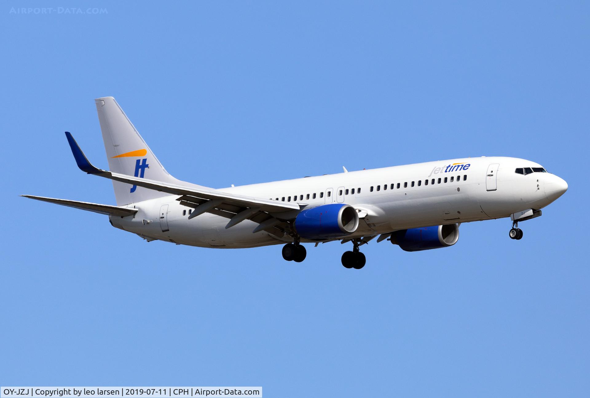 OY-JZJ, 2003 Boeing 737-82R C/N 30658, Copenhagen 11.7.2019 on final to R-22L