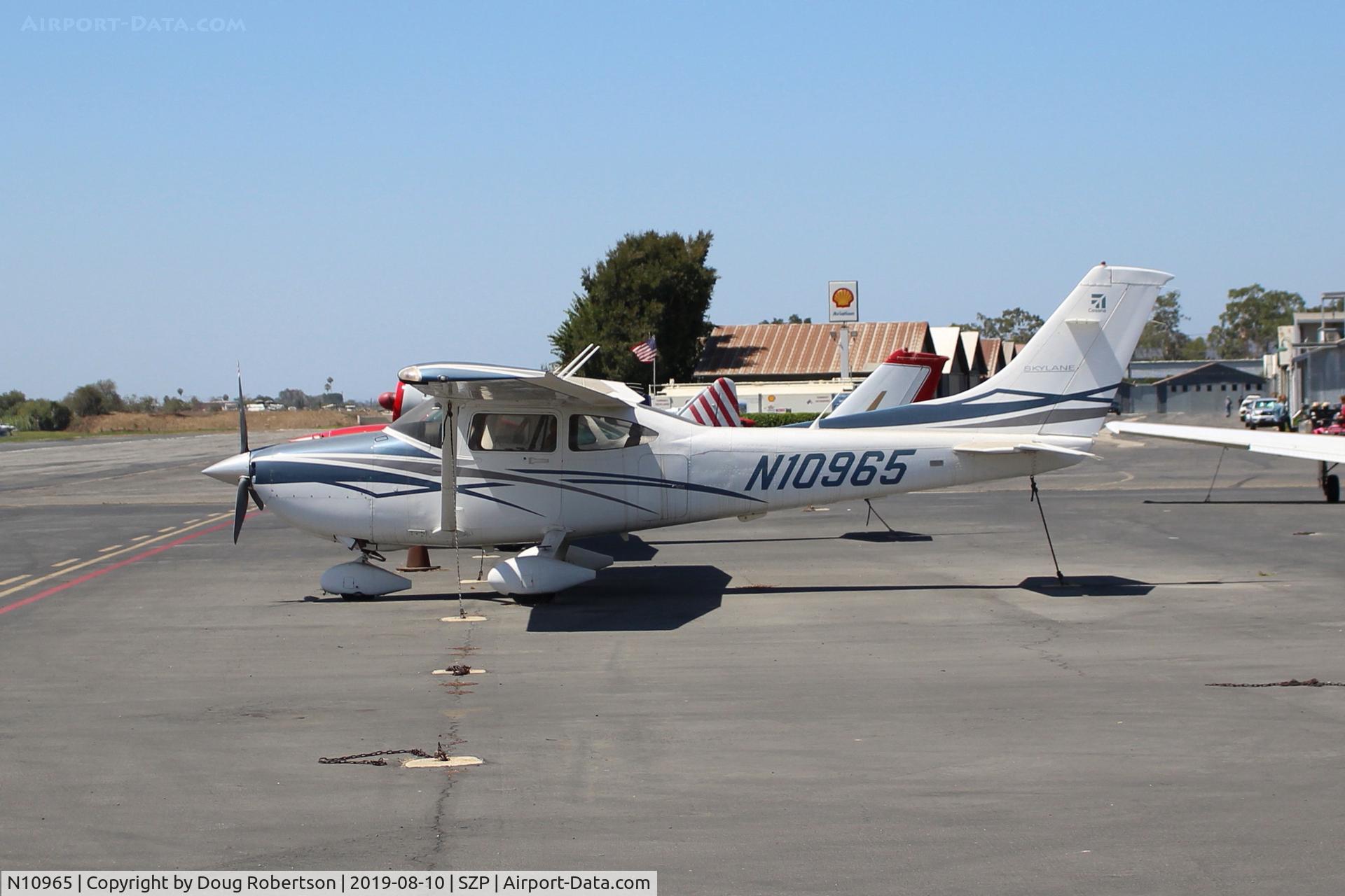 N10965, 2007 Cessna 182T Skylane C/N 18281976, 2007 Cessna 182T SKYLANE, Lycoming IO-540-AB1A5 230 Hp, on Transient Ramp