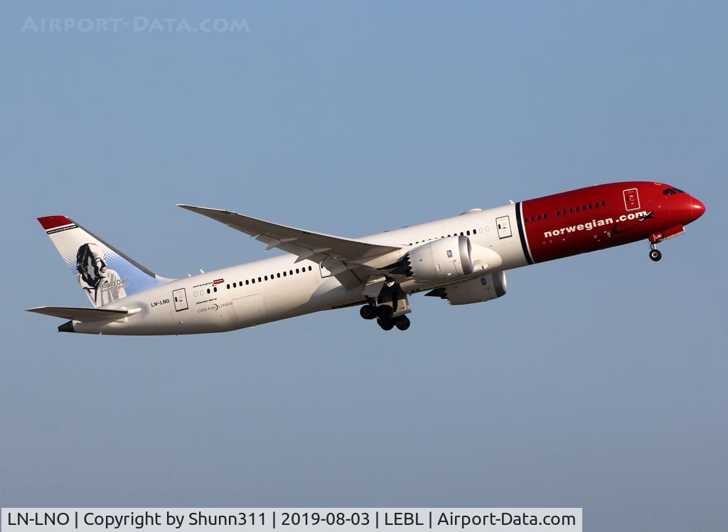 LN-LNO, 2017 Boeing 787-9 Dreamliner C/N 38779, Taking off from rwy 25L