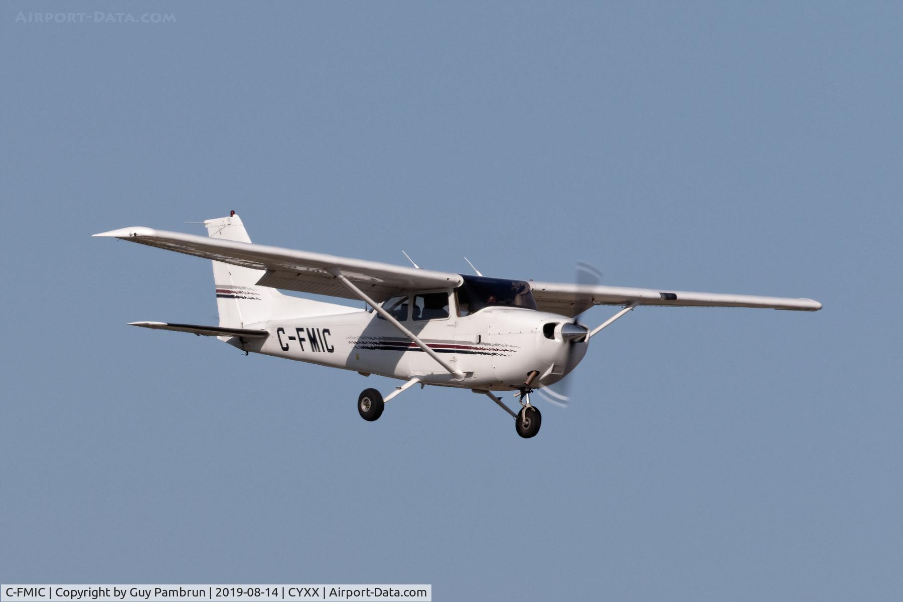 C-FMIC, 1998 Cessna 172R C/N 17280693, Landing