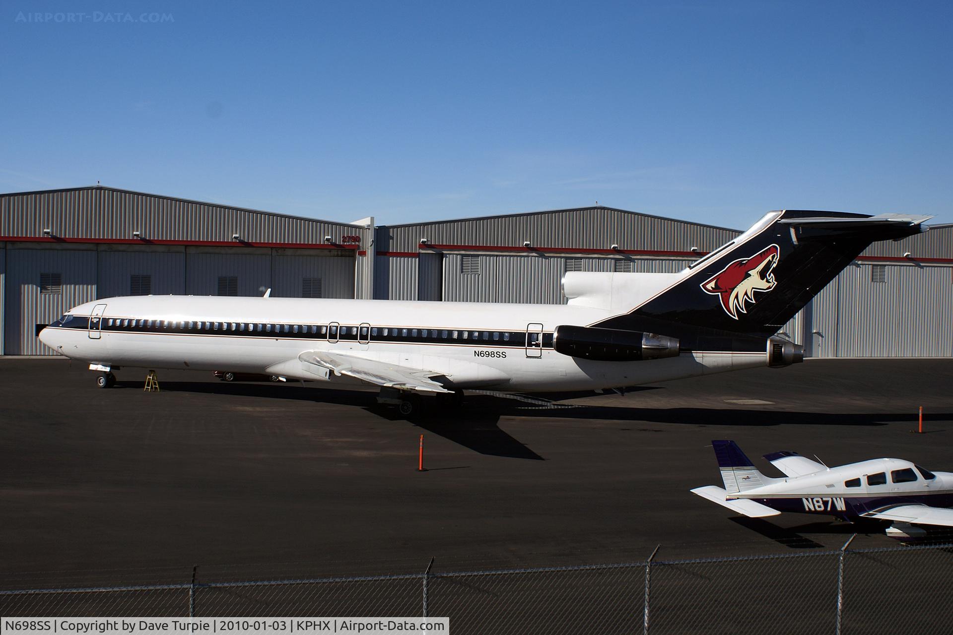 N698SS, 1977 Boeing 727-223 C/N 21369, The Phoenix Coyotes team plane.