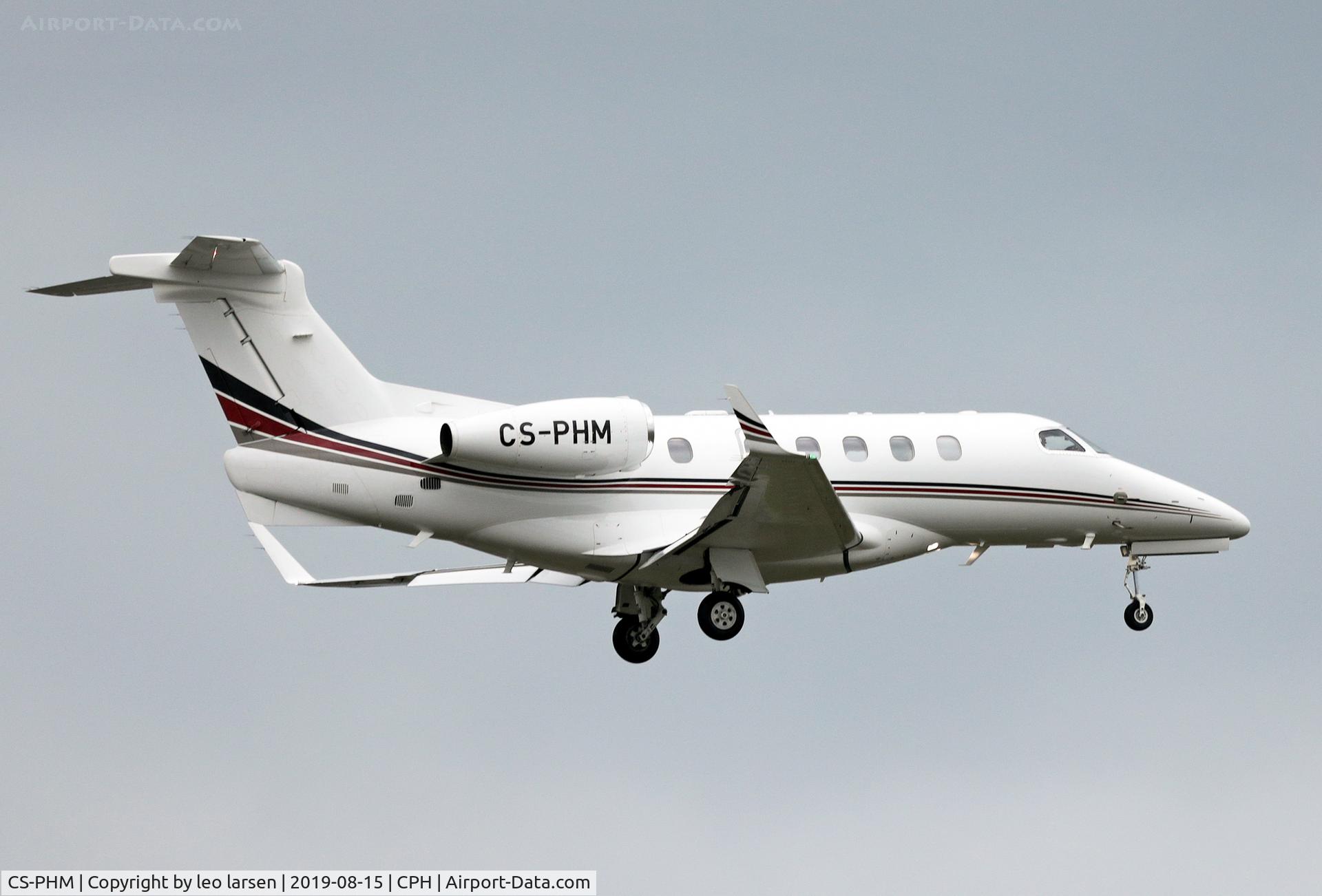 CS-PHM, 2018 Embraer EMB-505 Phenom 300 C/N 50500471, Copenhagen 15.8.2019 on final to R-22L