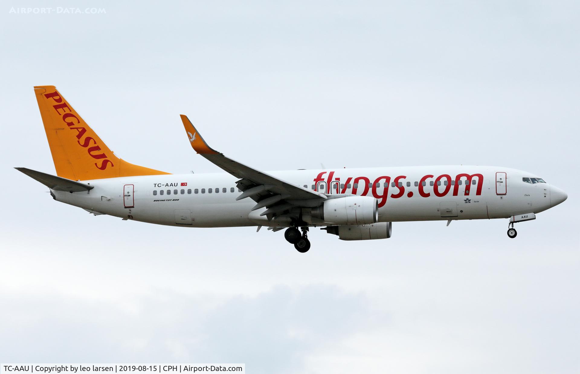 TC-AAU, 2010 Boeing 737-82R C/N 40873, Copenhagen 15.8.2019 on final to R-22L
