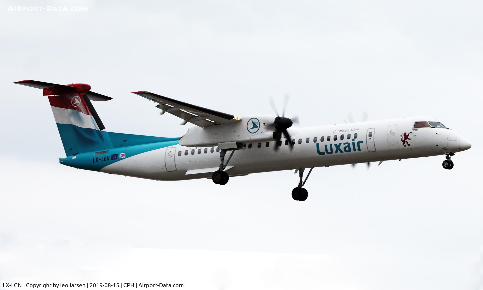LX-LGN, 2012 De Havilland Canada DHC-8-402Q Dash 8 C/N 4426, Copenhagen 15.8.2019 on final to R-22L