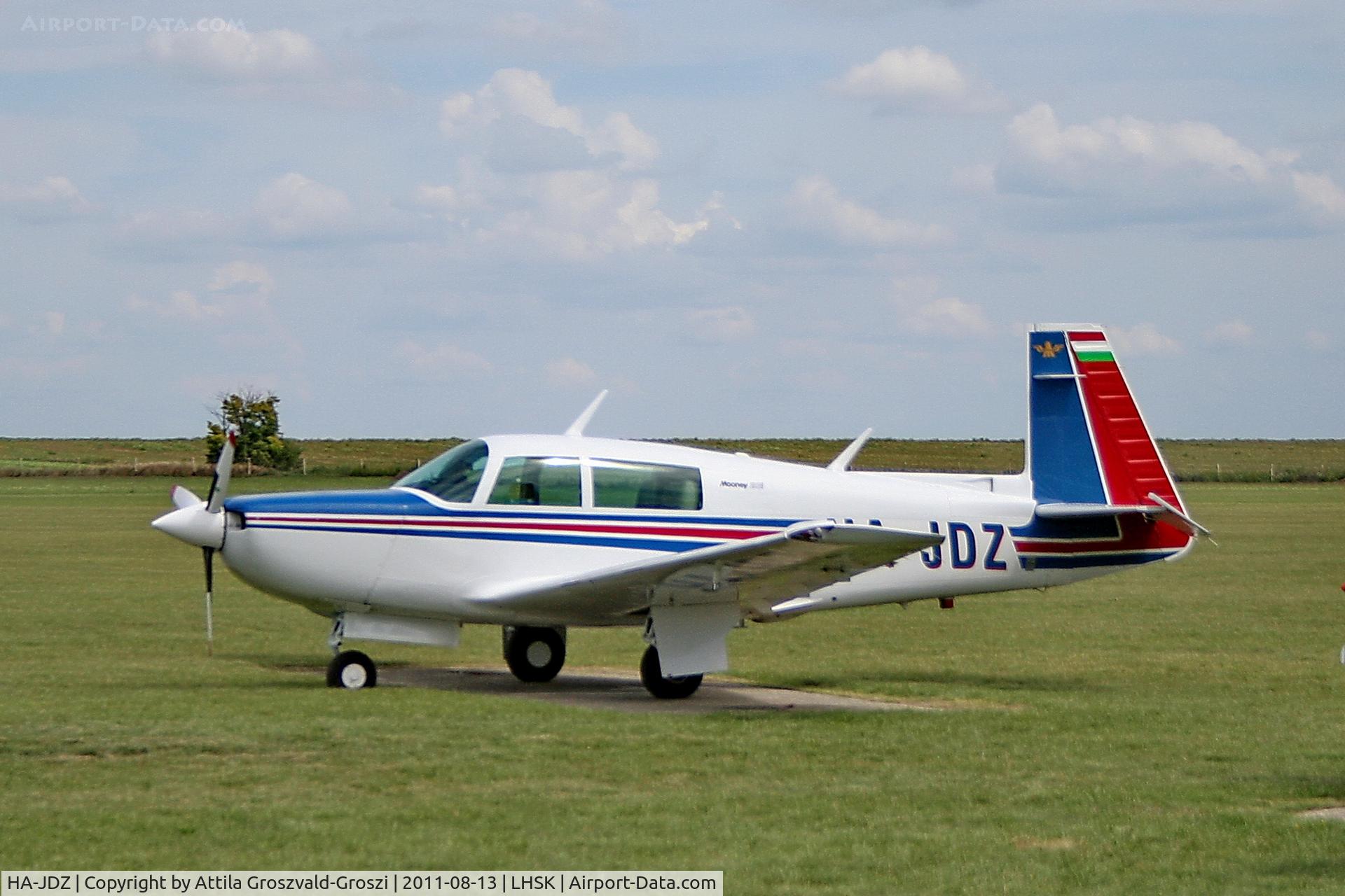 HA-JDZ, 1991 Mooney M20K 231 Turbo C/N 25-0835, LHSK - Siófok-Kiliti Airport, Hungary