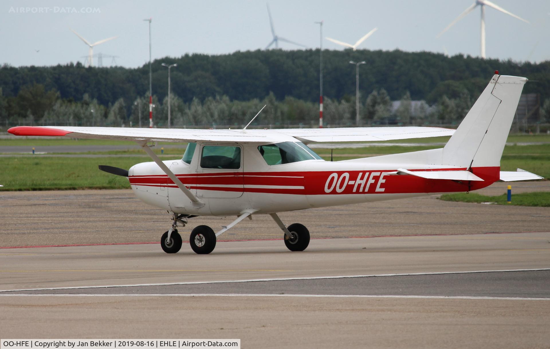 OO-HFE, Reims F152 II C/N F15201877, Lelystad Airport