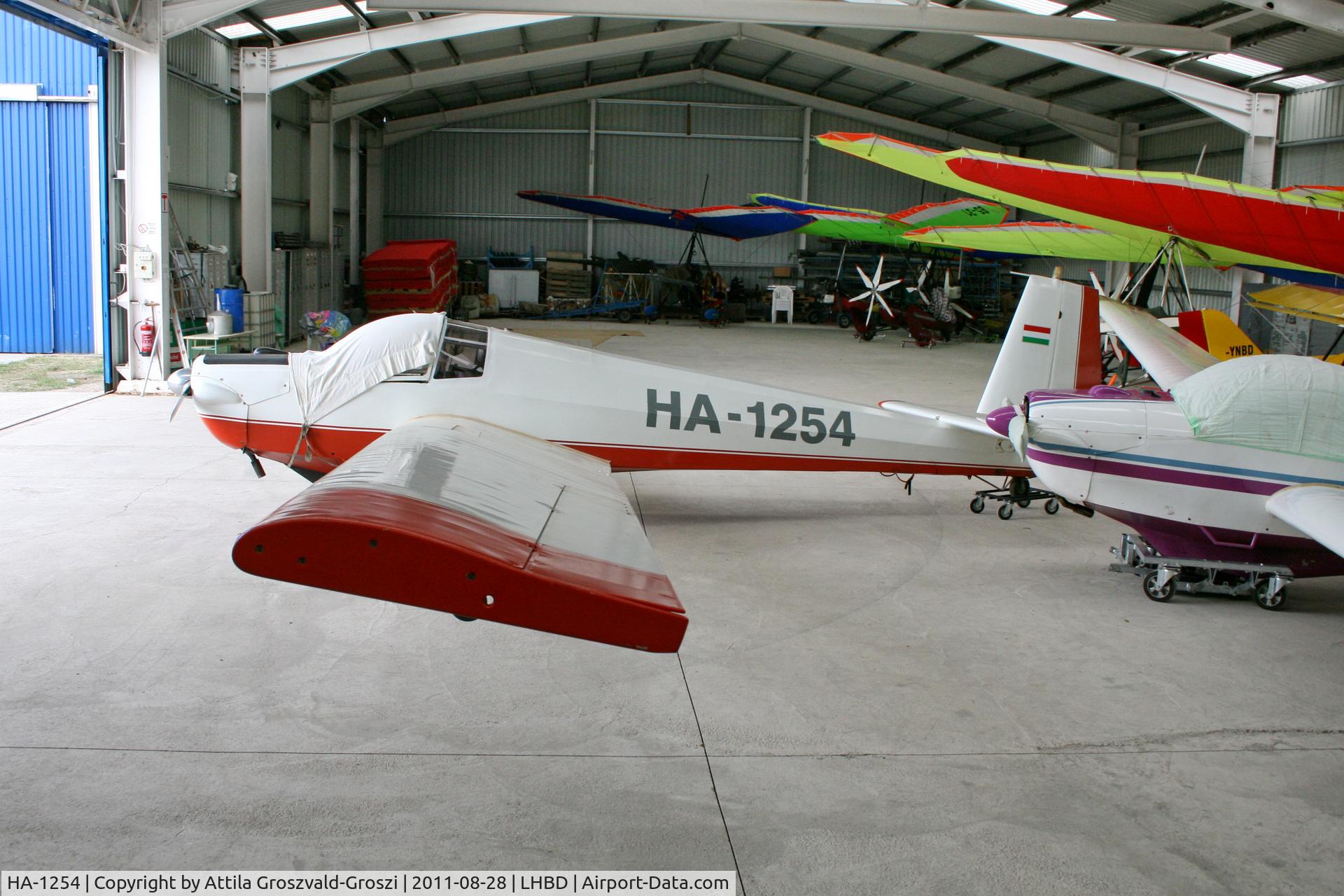 HA-1254, 1973 Scheibe SF-25C Falke C/N 4447, LHBD - Börgönd Airport, Hungary