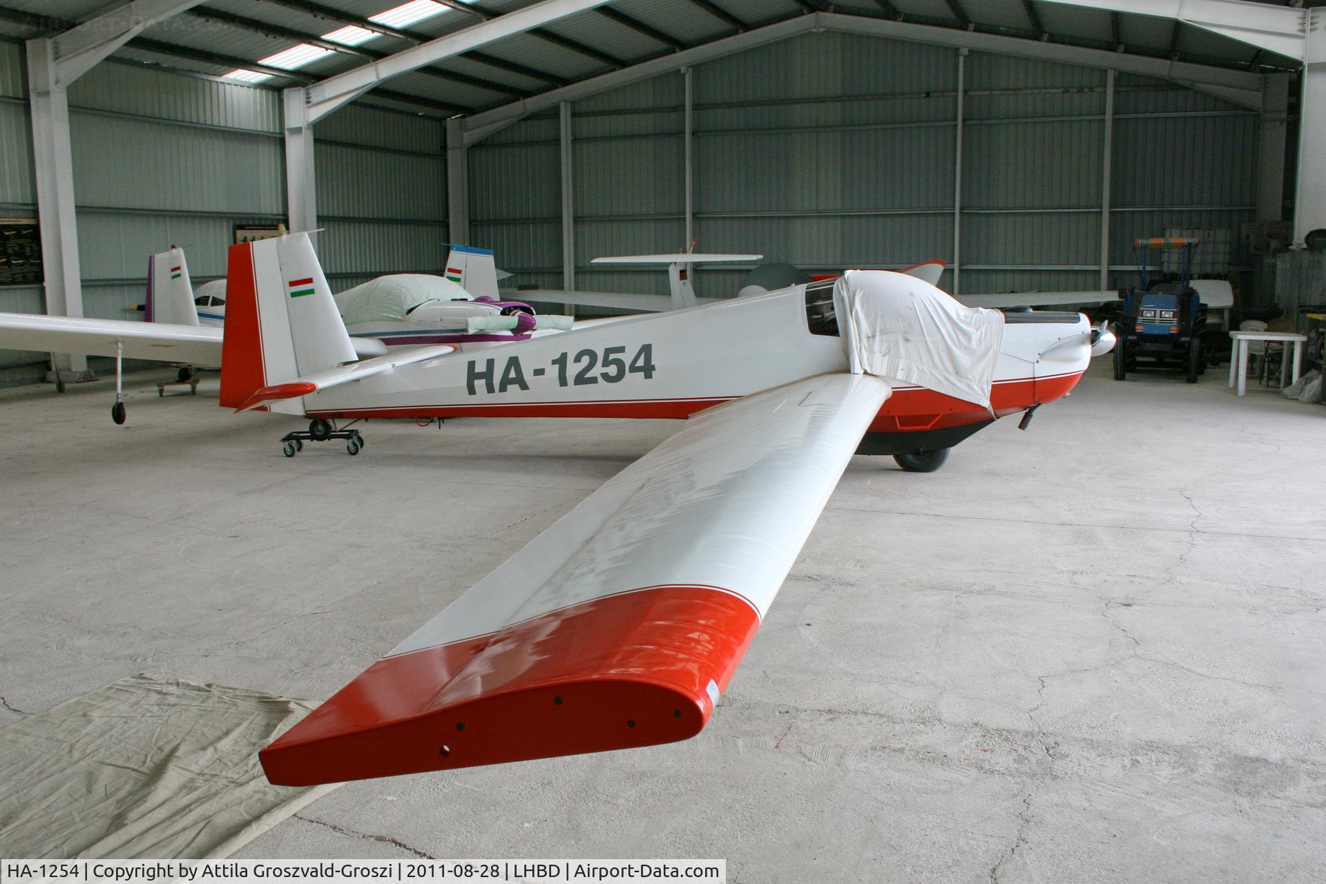 HA-1254, 1973 Scheibe SF-25C Falke C/N 4447, LHBD - Börgönd Airport, Hungary