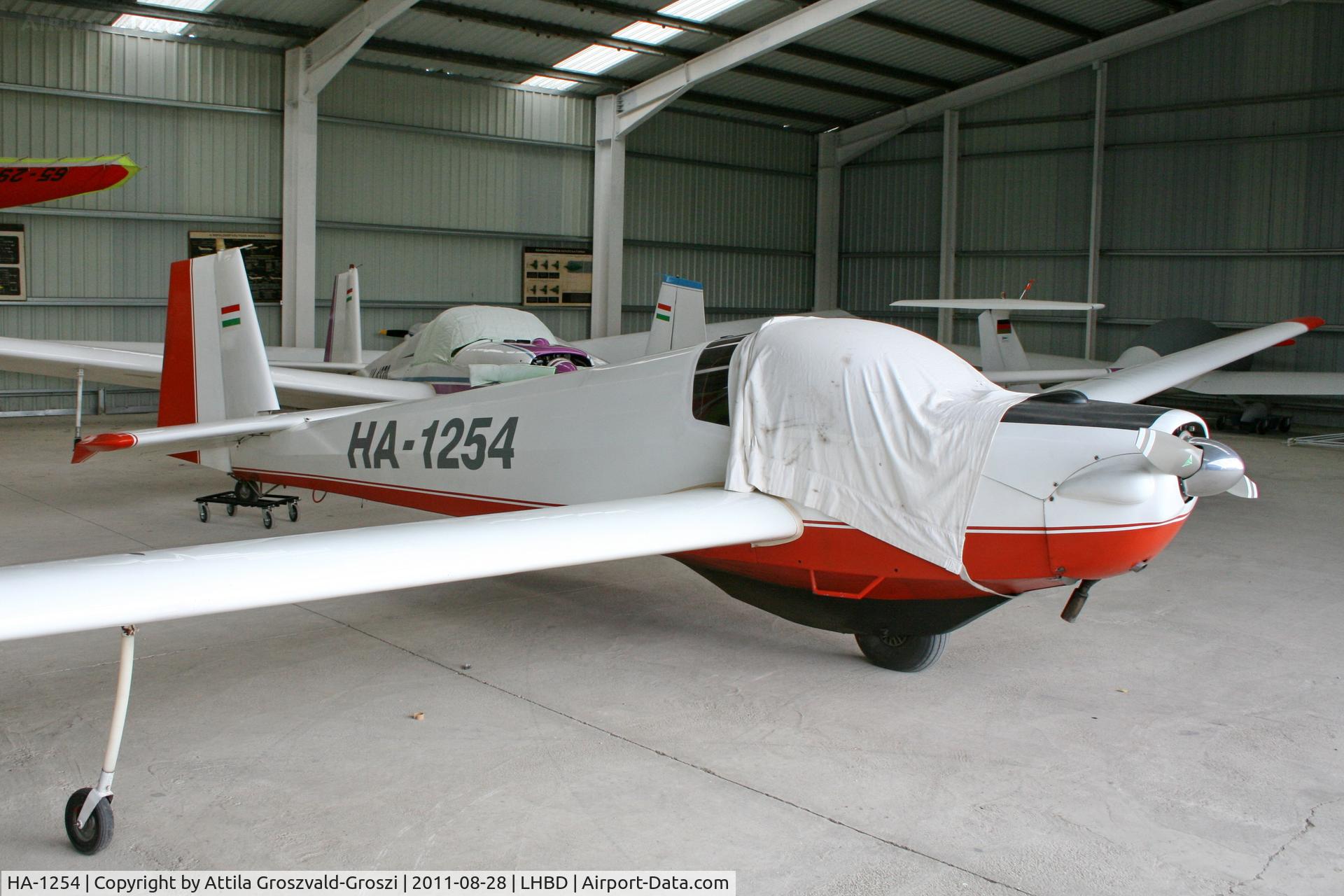 HA-1254, 1973 Scheibe SF-25C Falke C/N 4447, LHBD - Börgönd Airport, Hungary