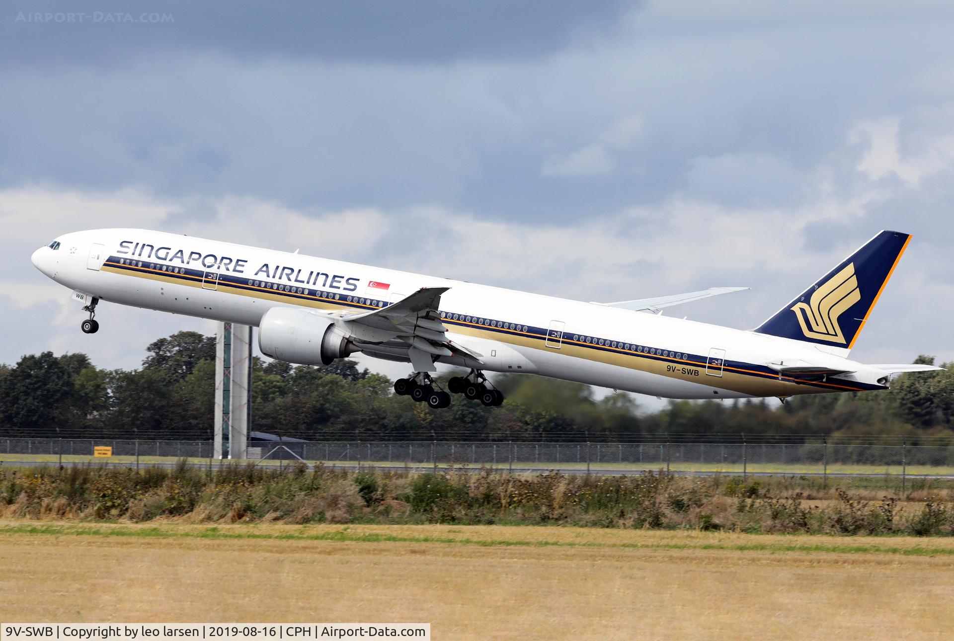 9V-SWB, 2006 Boeing 777-312/ER C/N 33377, Copenhagen 16.8.2019 T/O R-22R