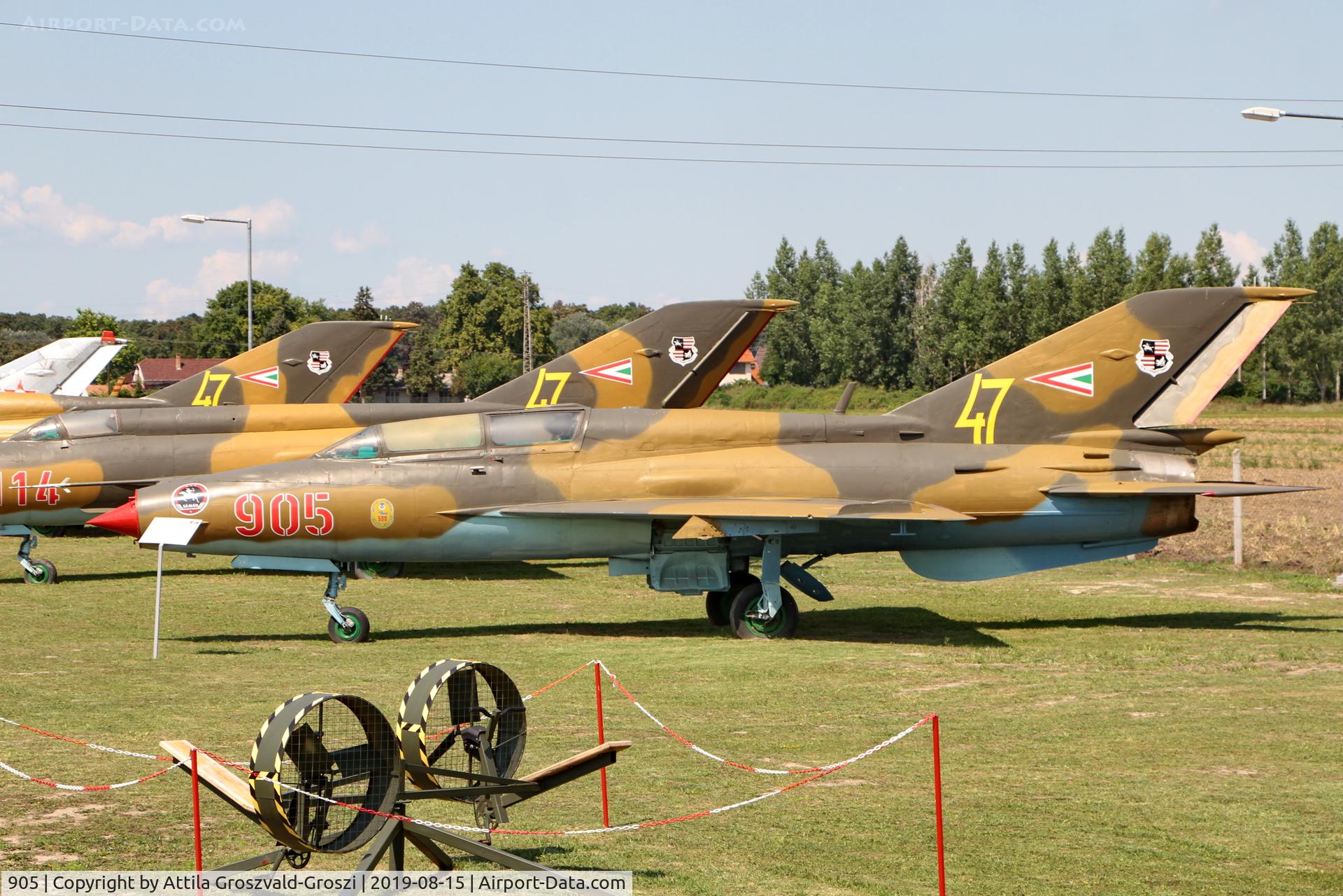 905, Mikoyan-Gurevich MiG-21UM C/N 516999505, Komo-Sky 51 Base, Dunavarsány, Hungary