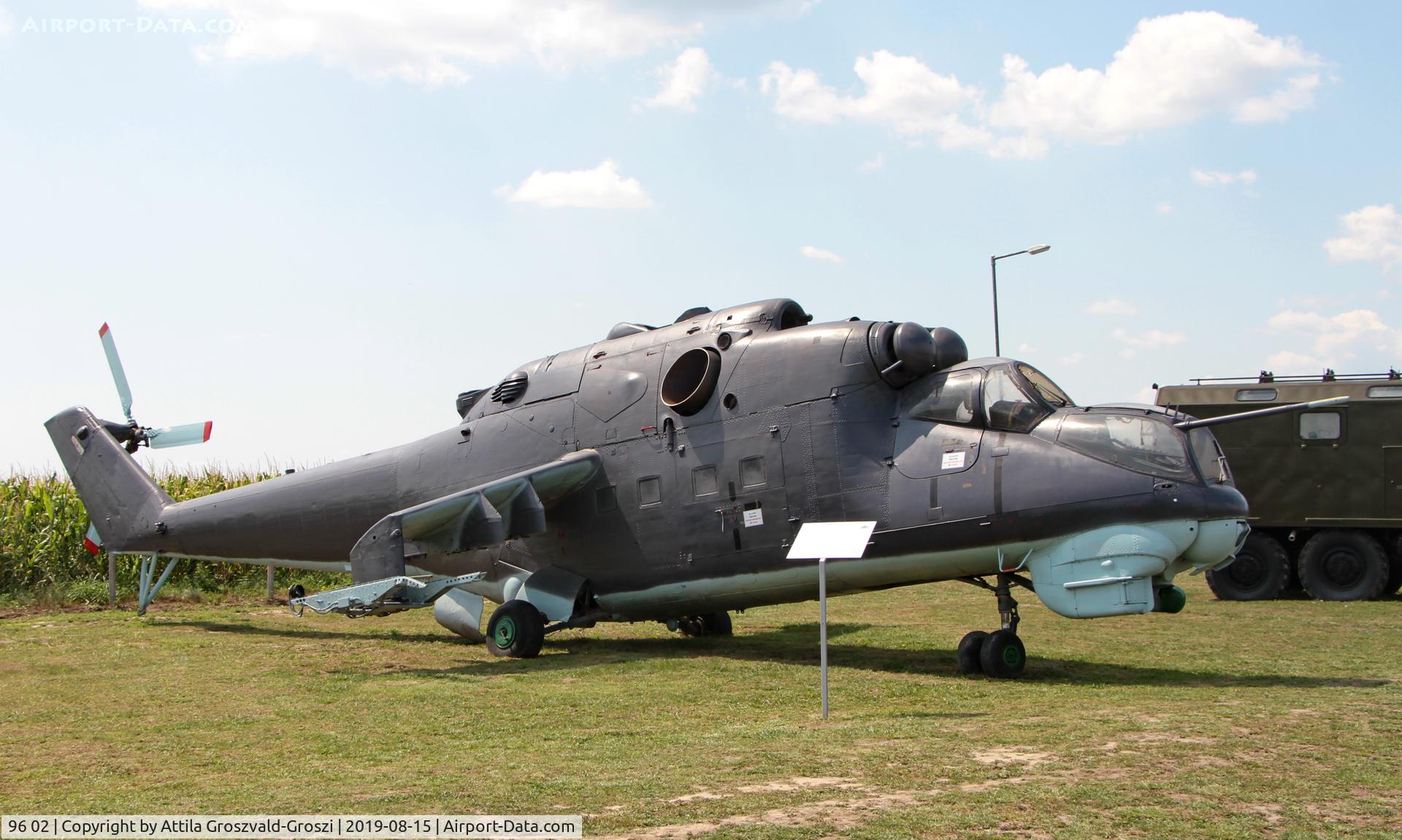 96 02, Mil Mi-24D Hind C/N 110157, Komo-Sky 51 Base, Dunavarsány, Hungary