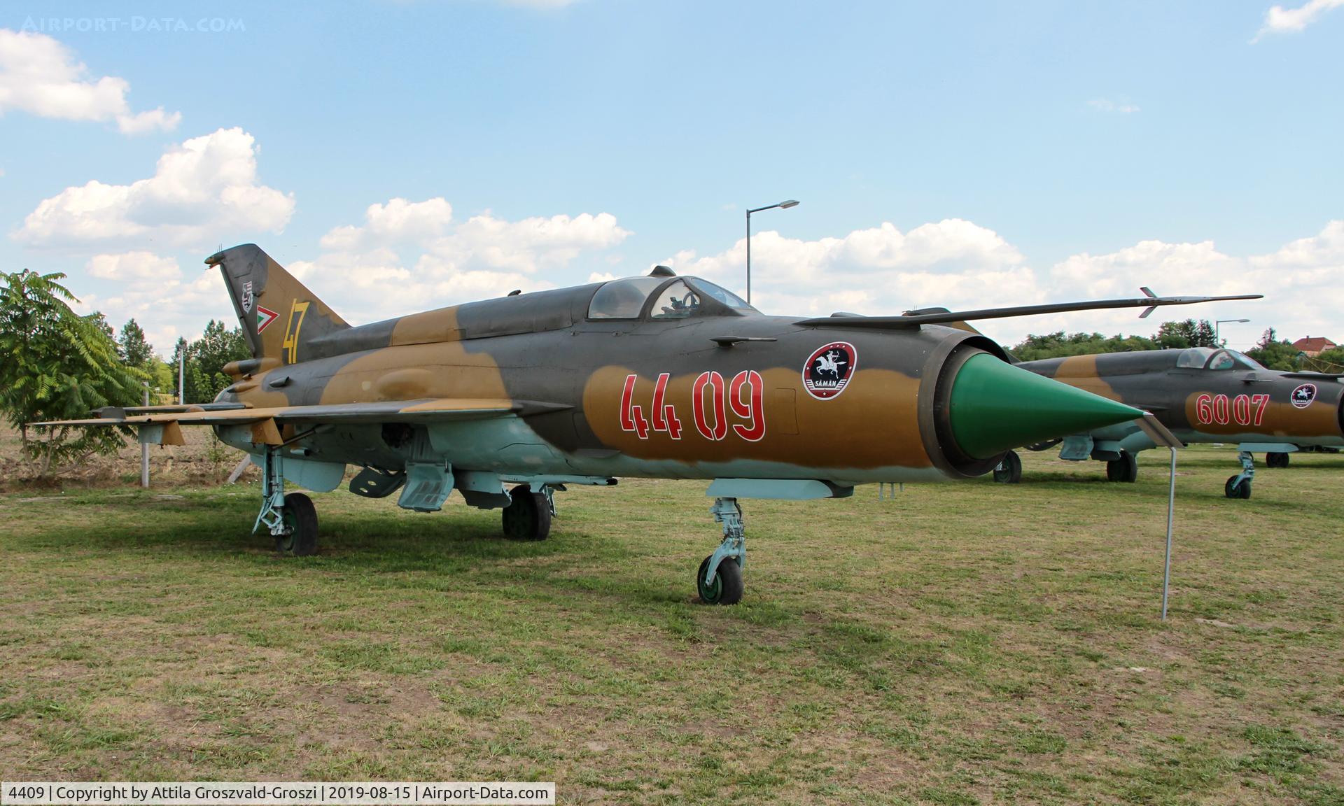 4409, Mikoyan-Gurevich MiG-21MF C/N 964409, Komo-Sky 51 Base, Dunavarsány, Hungary